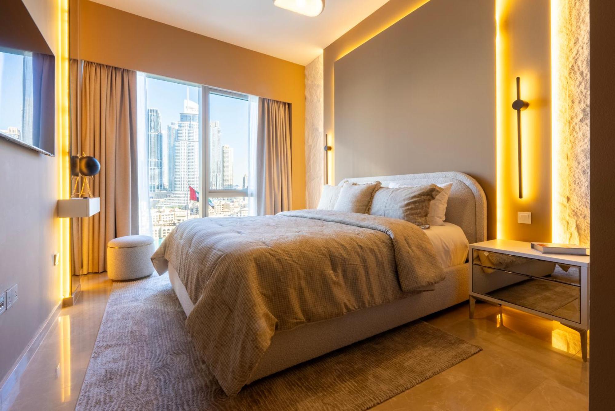 Downtown Luxury - Stunning Burj Khalifa & Fountain Views - 5 Minutes Walk To Mall Apartment