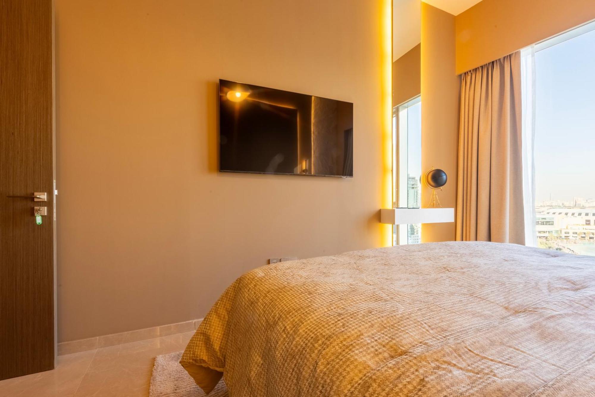 Apartment Downtown Luxury - Stunning Burj Khalifa & Fountain Views - 5 Minutes Walk To Mall Dubai