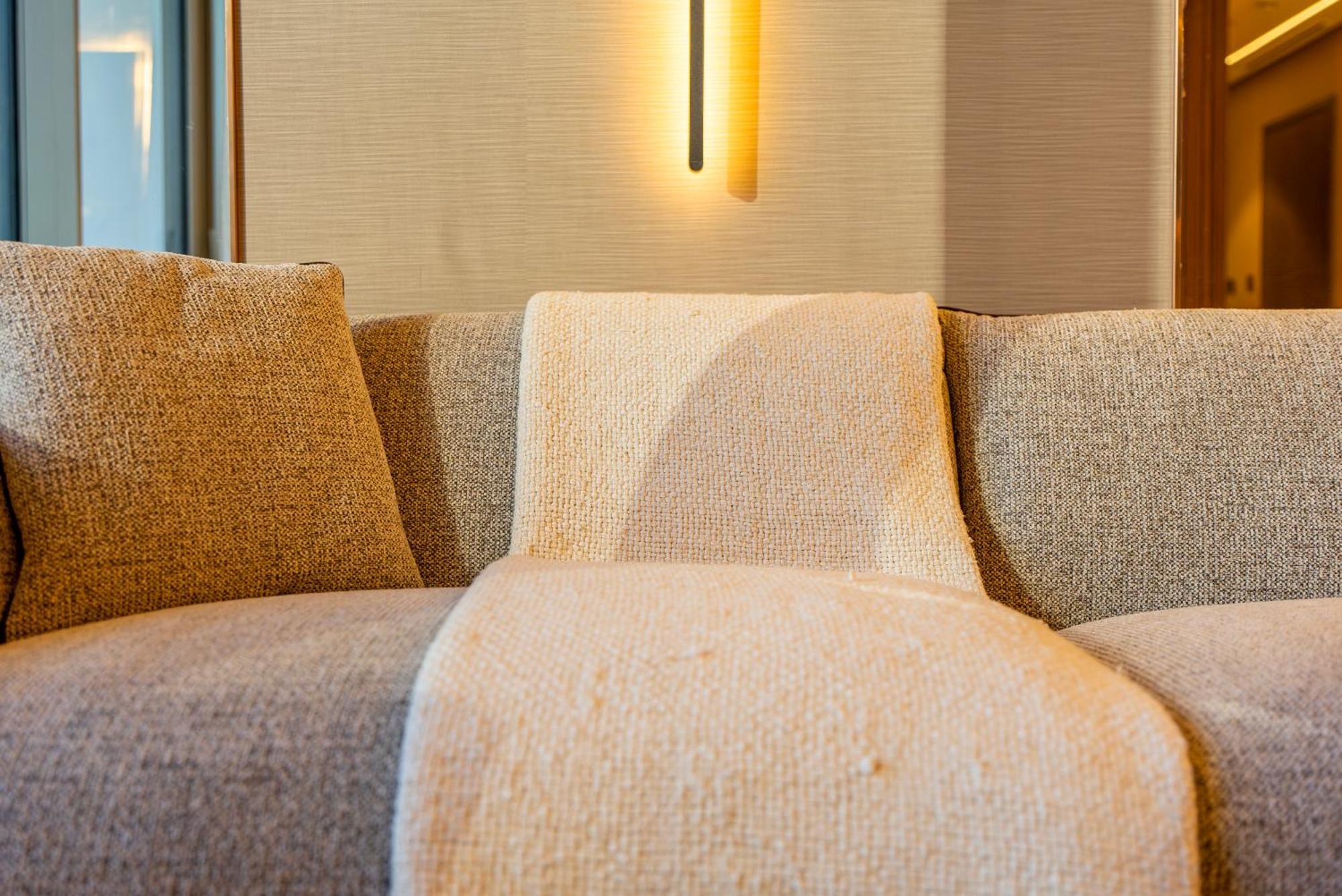 Downtown Luxury - Stunning Burj Khalifa & Fountain Views - 5 Minutes Walk To Mall Apartment