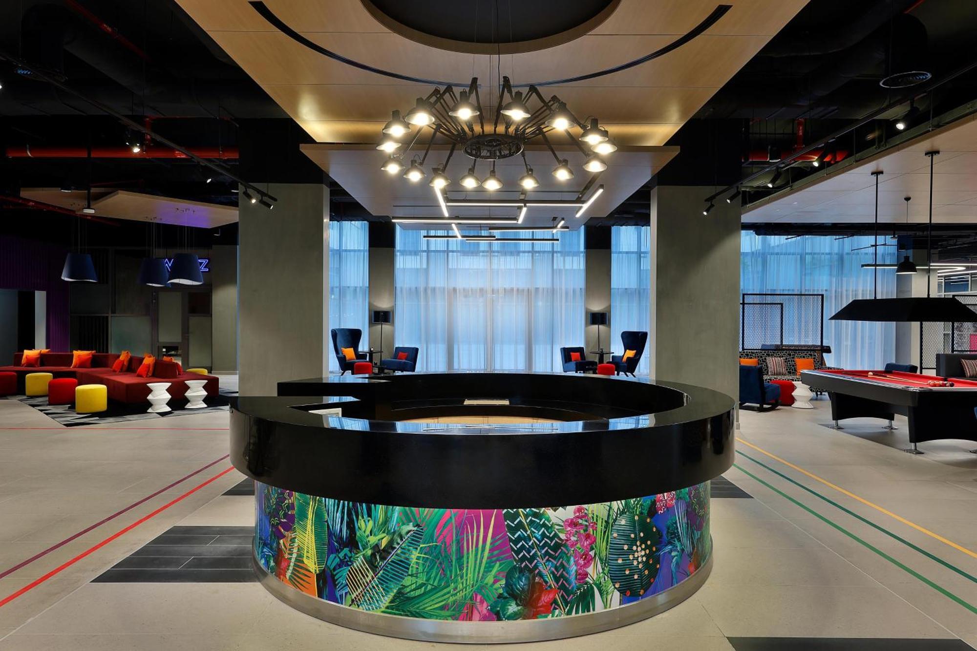 Aloft Airport 4*