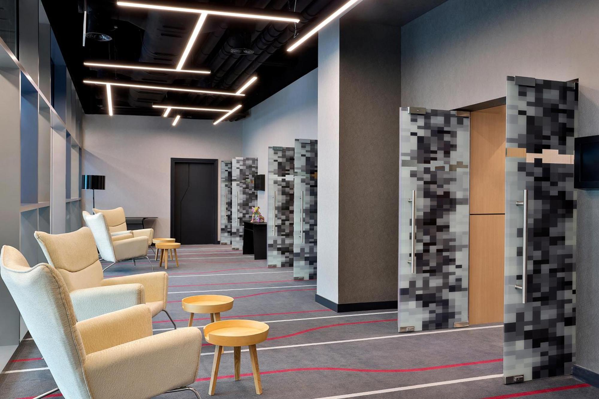 Hotel Aloft Airport 4*