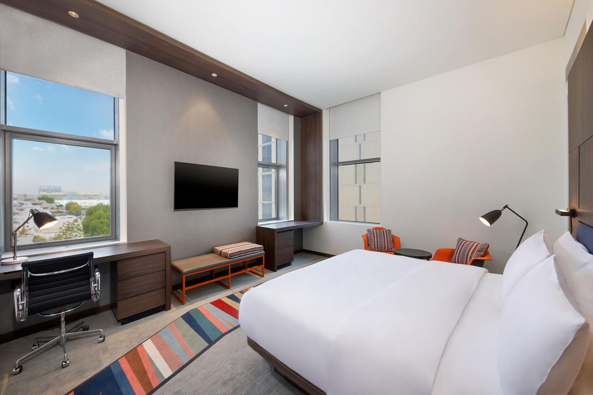 Aloft Airport 4*