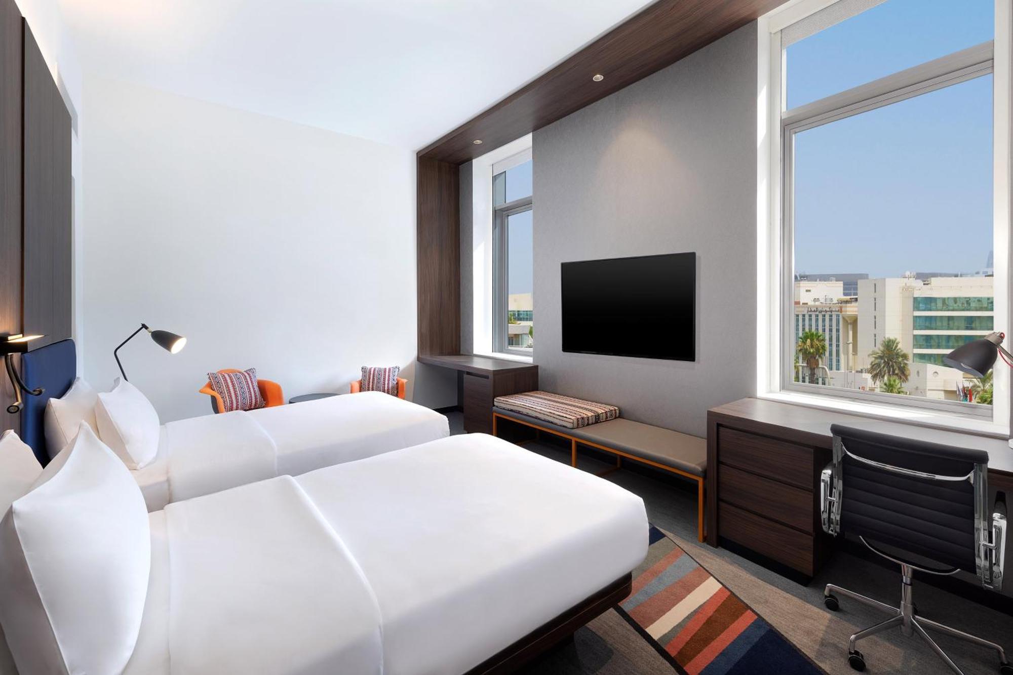 Aloft Airport 4*