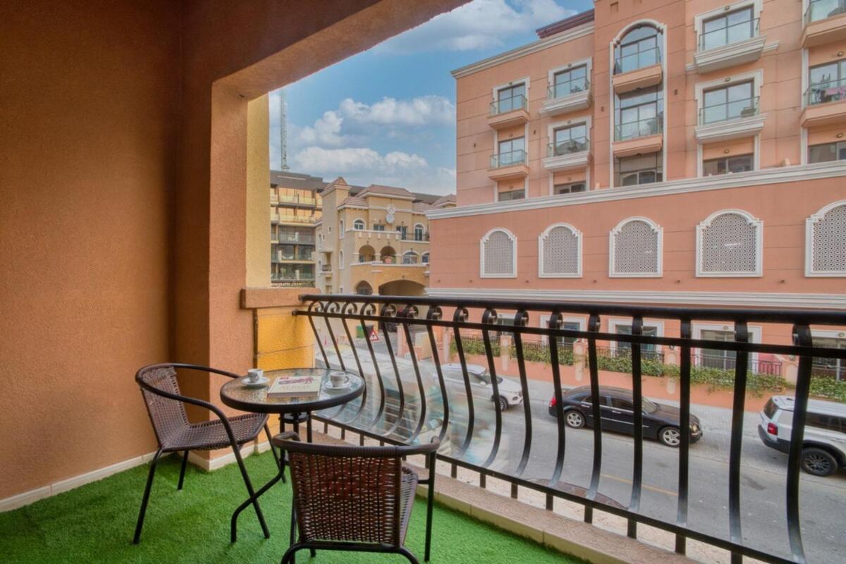Spacious 1-br Opposite Mall With Huge Pool & Gym Apartment