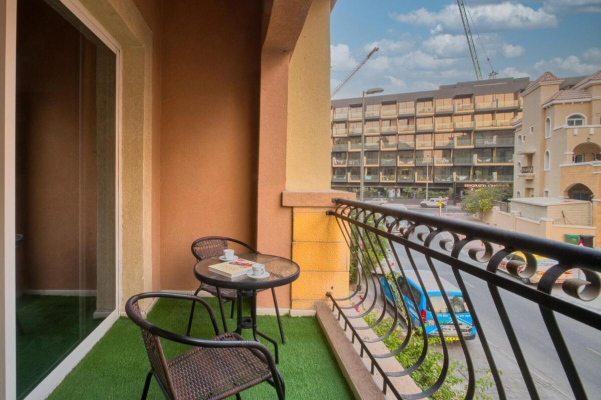 Spacious 1-br Opposite Mall With Huge Pool & Gym Apartment *