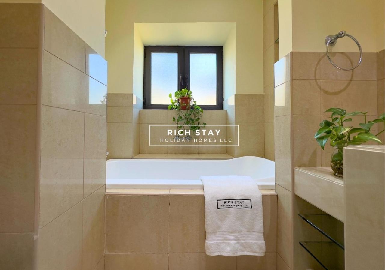 Spectacular 2br In Souk Al Bahar, Downtown With Burj & Mall View By Rich Daire