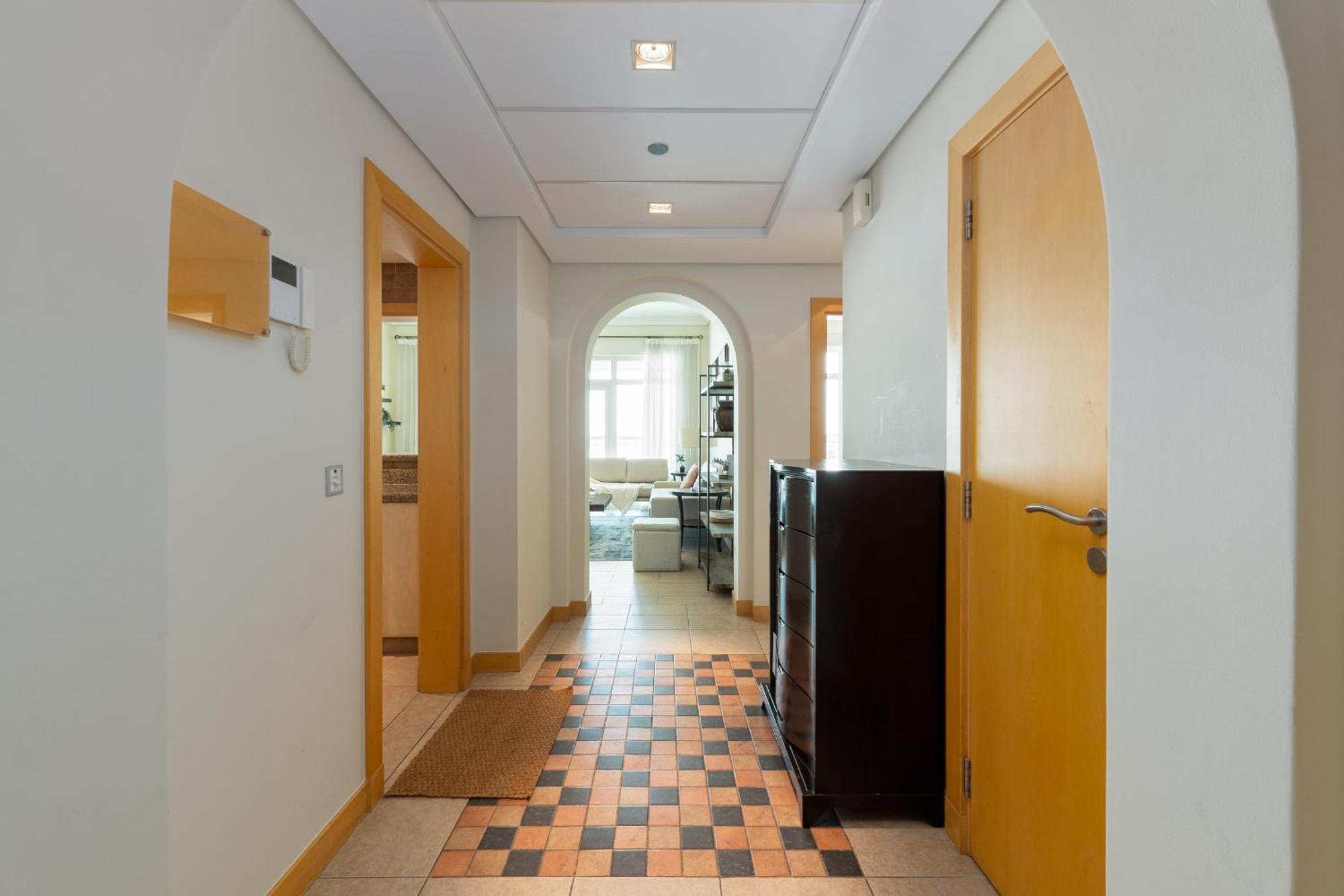 Shoreline 7, Palm Jumeirah - Mint Apartment Dubai