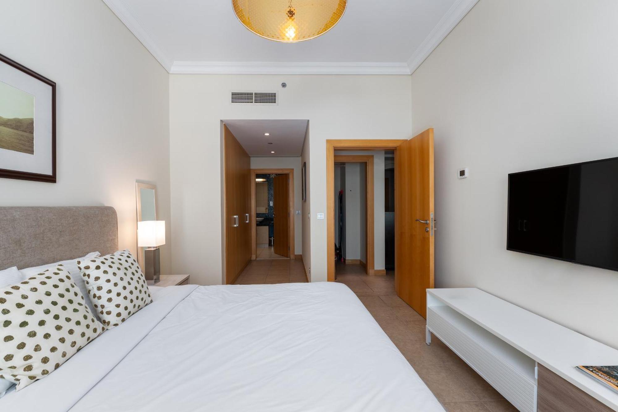 Shoreline 7, Palm Jumeirah - Mint * Dubai