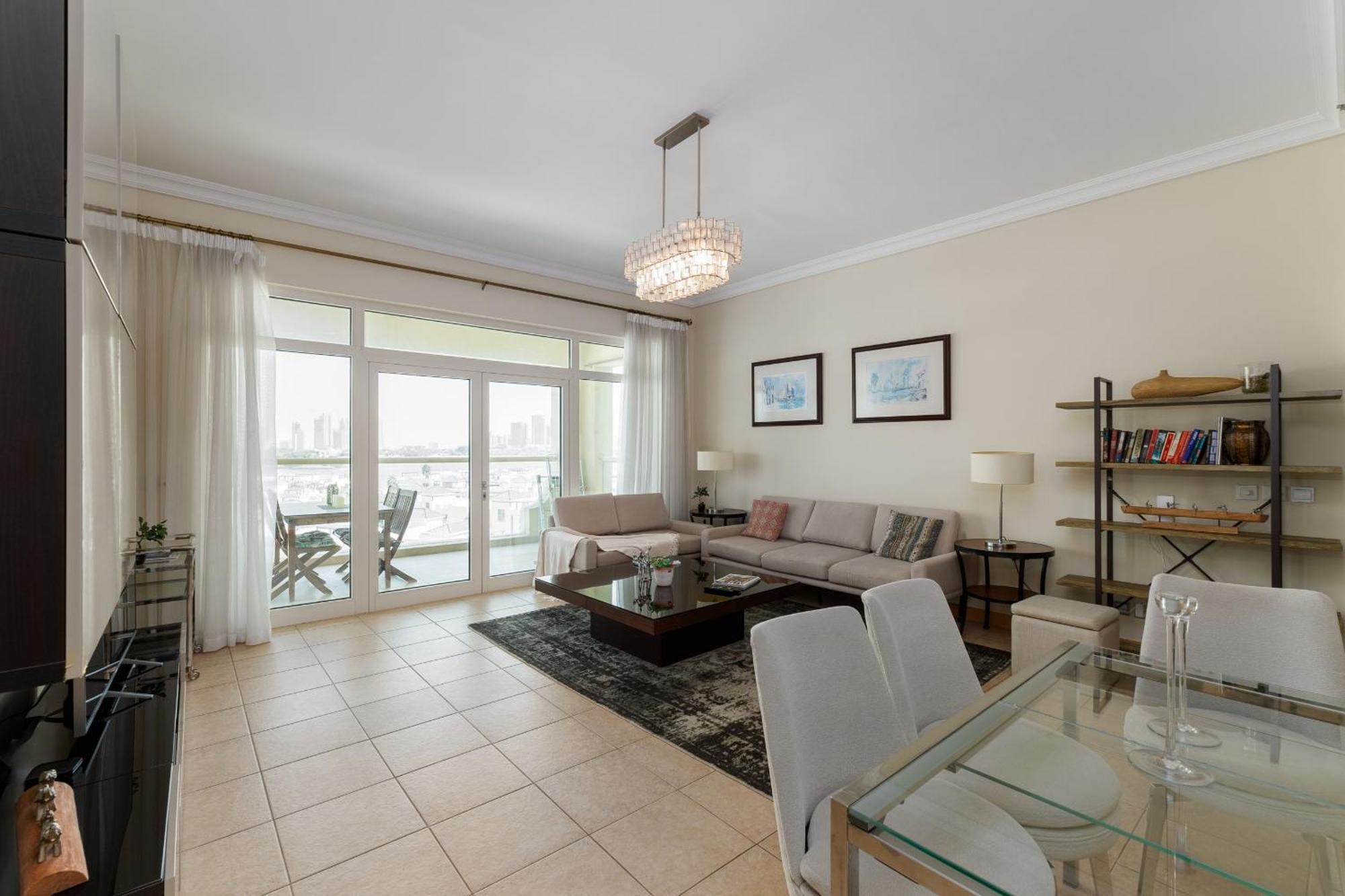 Shoreline 7, Palm Jumeirah - Mint * Dubai