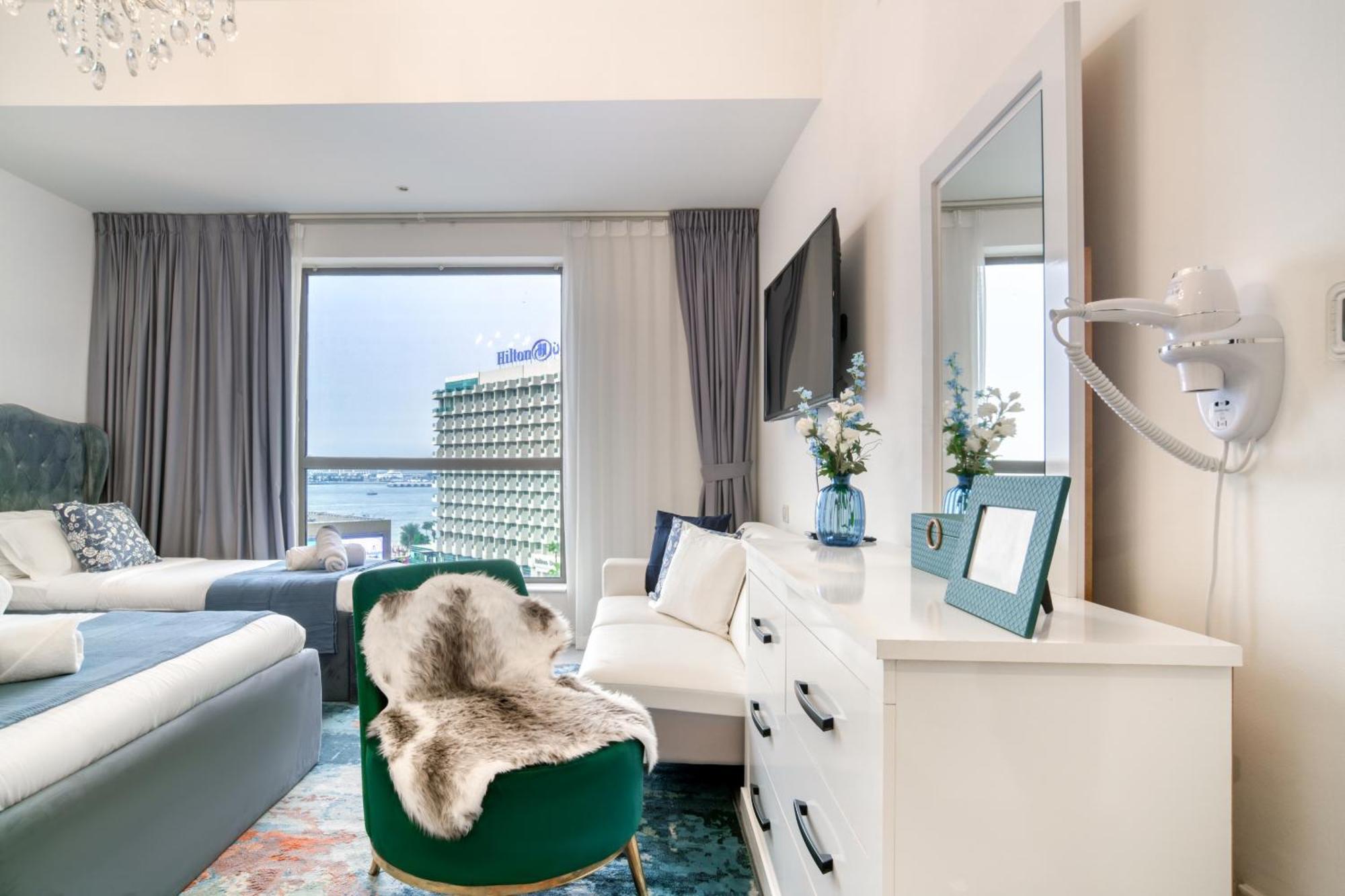 The Jbr Grand Luxury Sea View 4 Bedroom Apartment