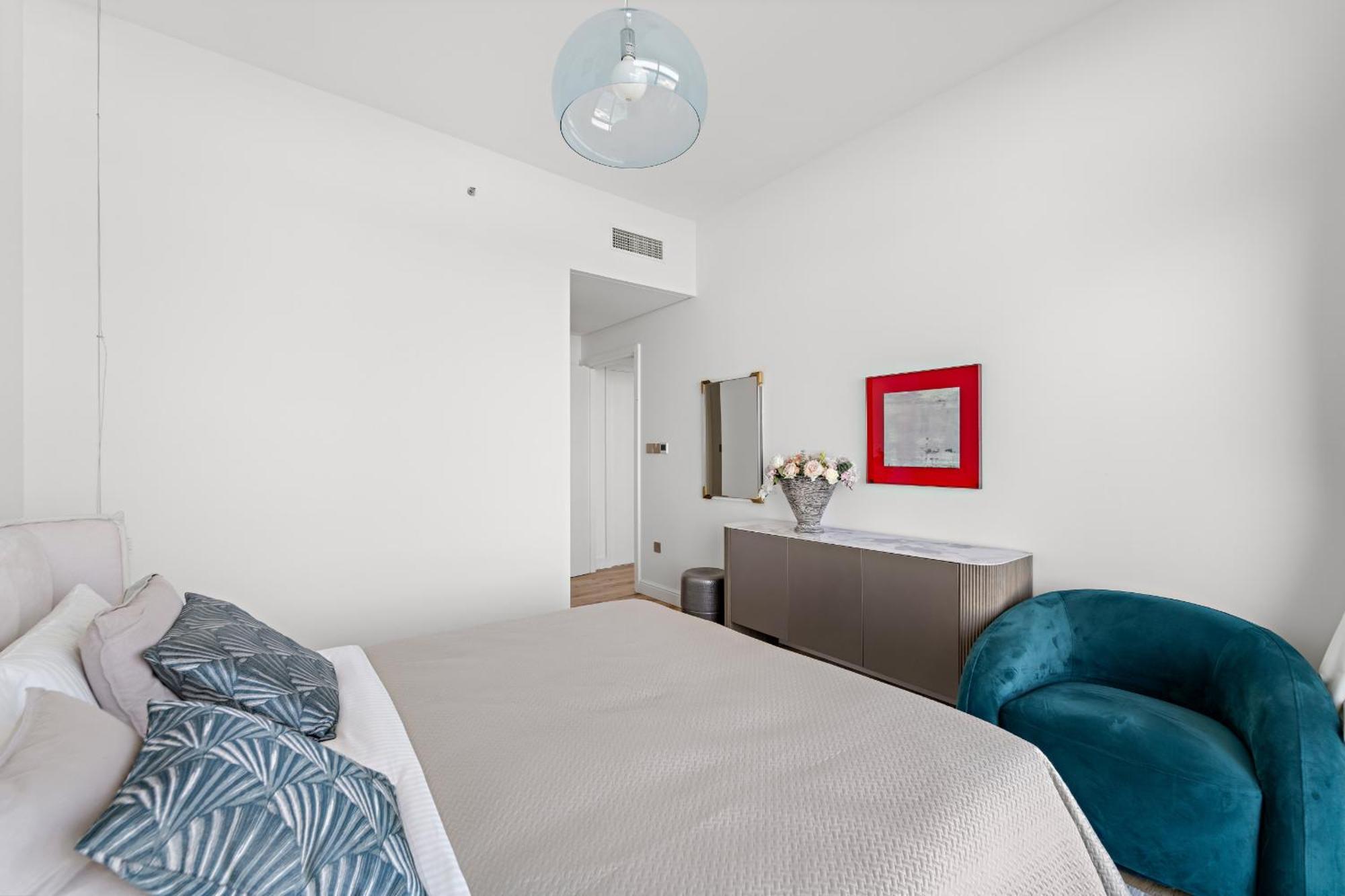 Vayk - Sophisticated 2-bedroom With Stunning Beachfront Views Apartment Dubai