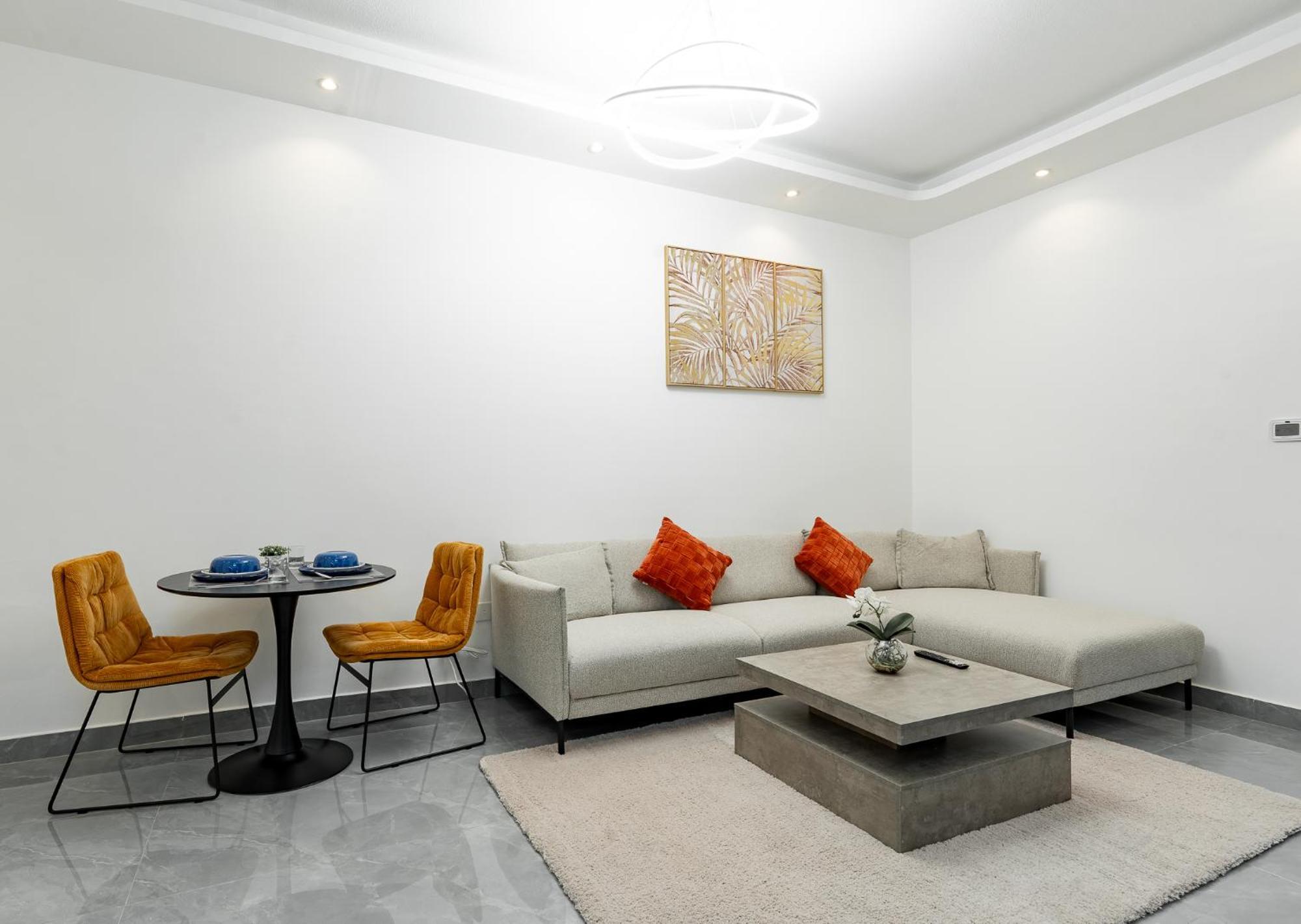 Marina - 1 Bhk Stunning Daire