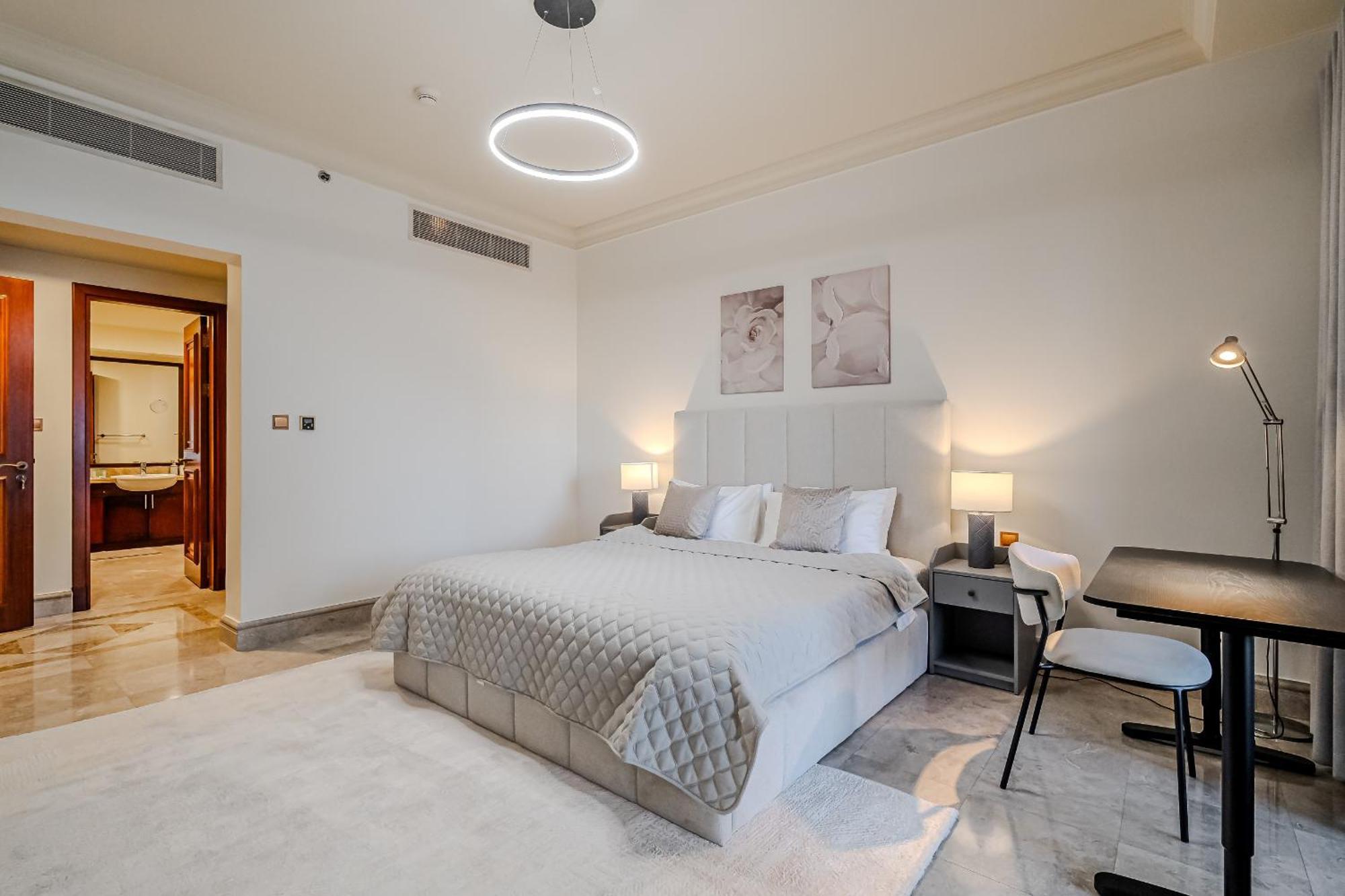 Stylish 2 Bedroom With Maid I Fairmont South I Palm Jumeirah