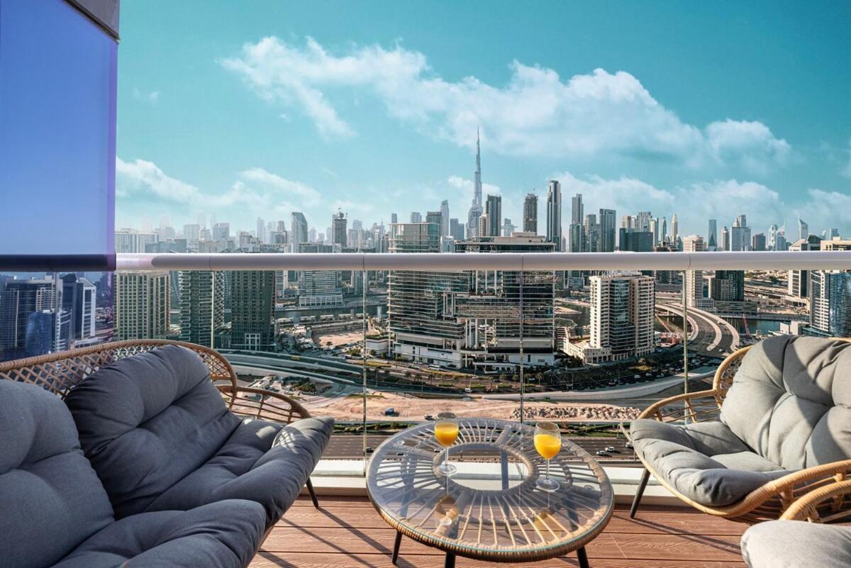 Burj Khalifa View - Amazing Oasis Pool - 1400 Sqft