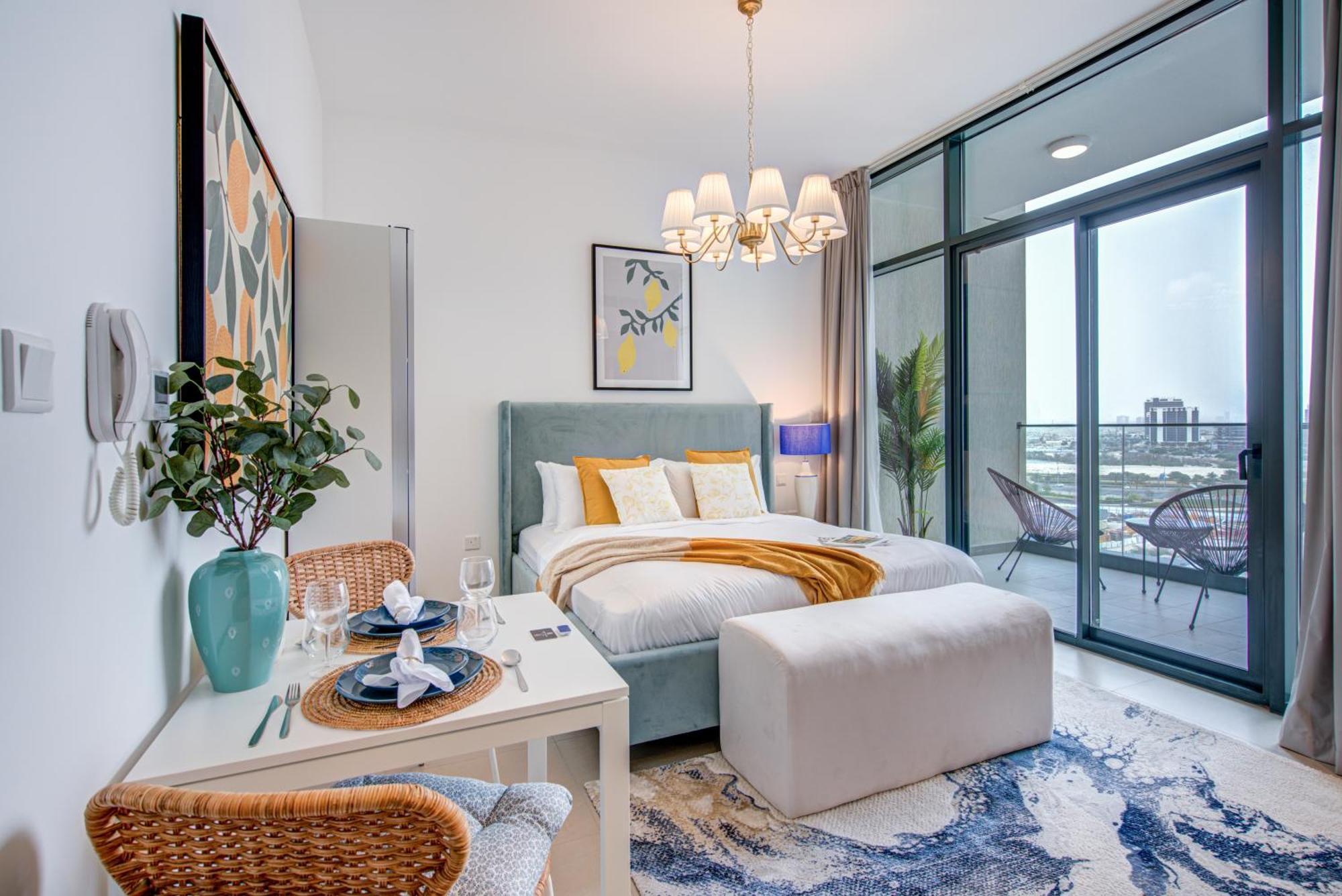 Trophy Stays-ritzy Retreat In Hills * Dubai