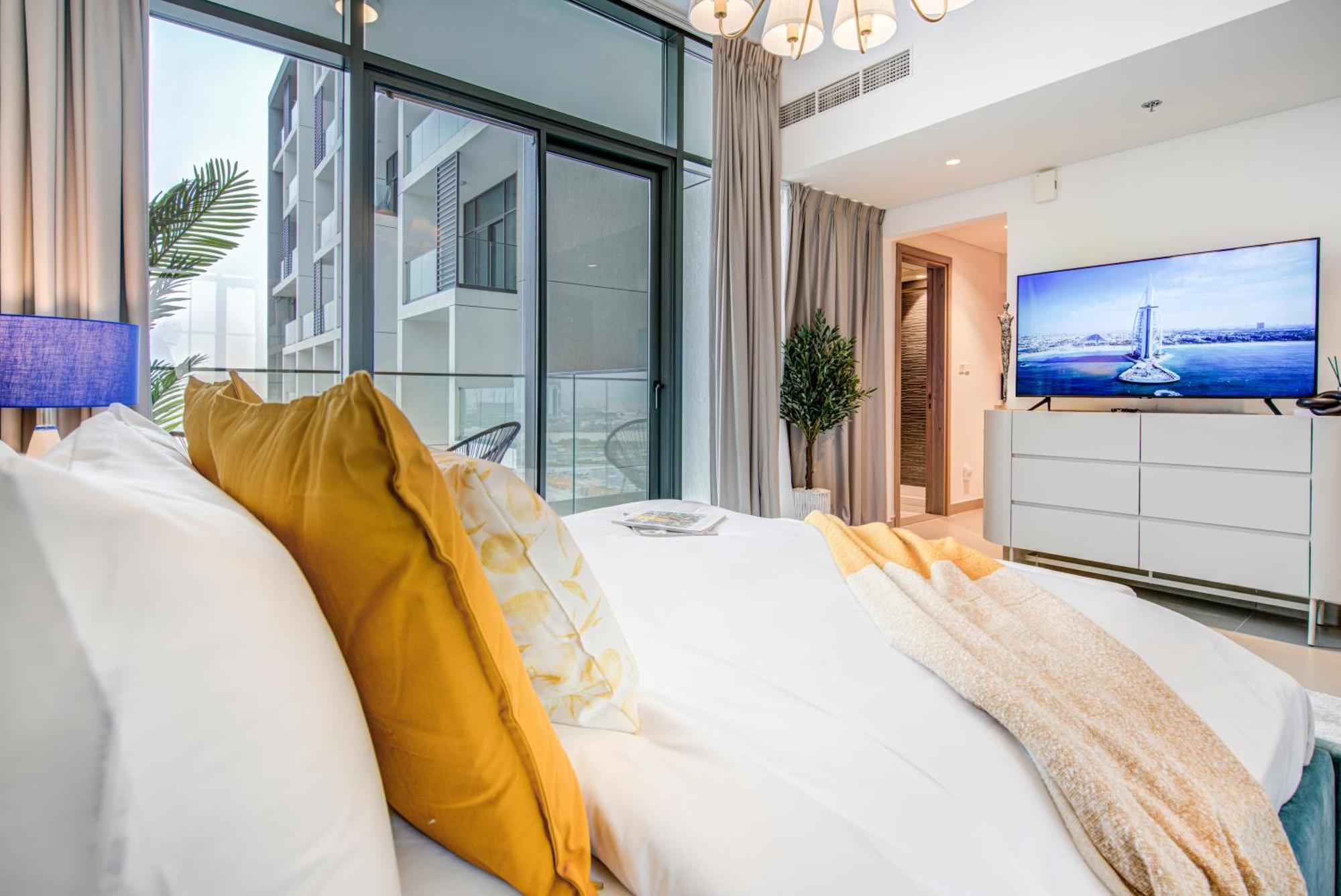 Apartment Trophy Stays-ritzy Retreat In Hills
