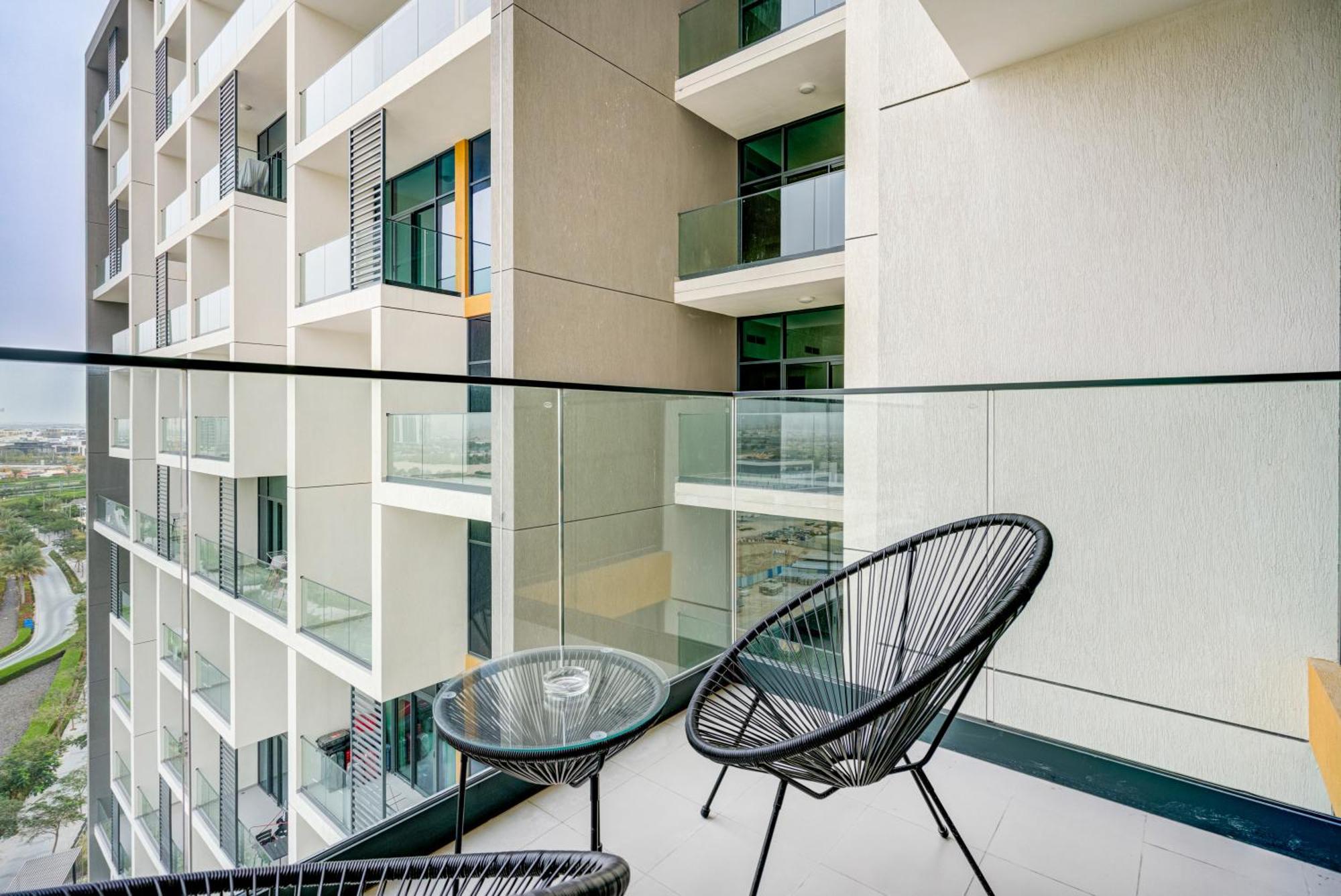 Trophy Stays-ritzy Retreat In Hills Dubai