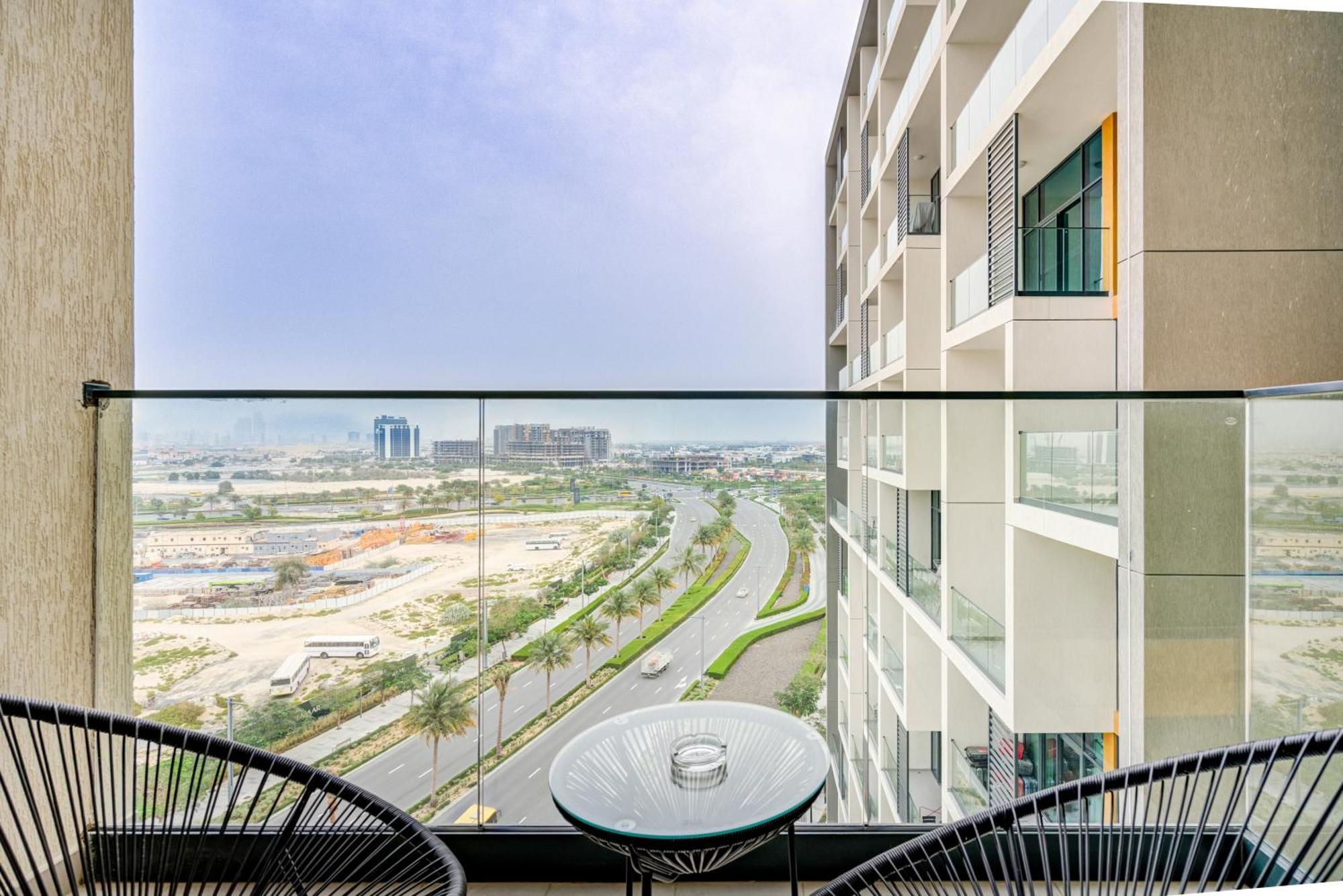 Trophy Stays-ritzy Retreat In Hills Apartment