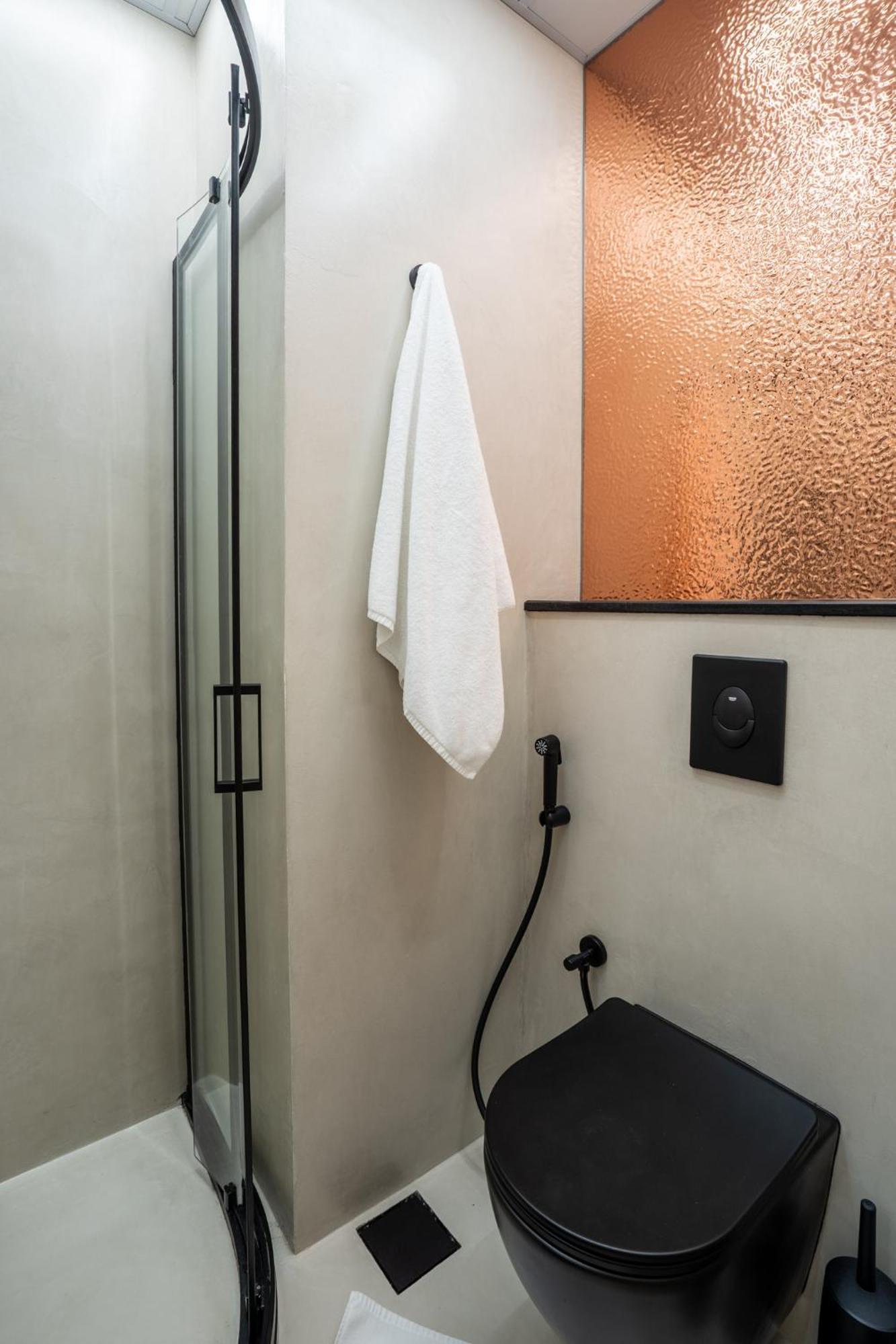 Modern Two Bedrooms In Marina * Dubai