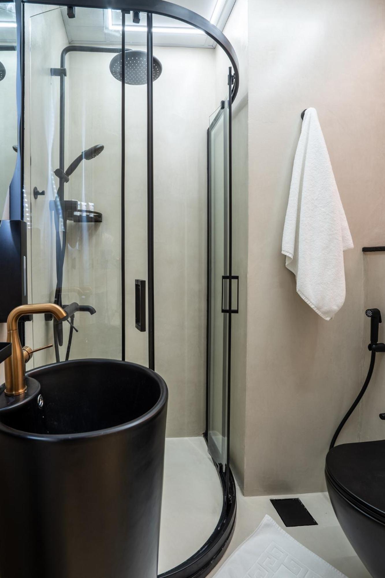 Modern Two Bedrooms In Marina Apartment Dubai