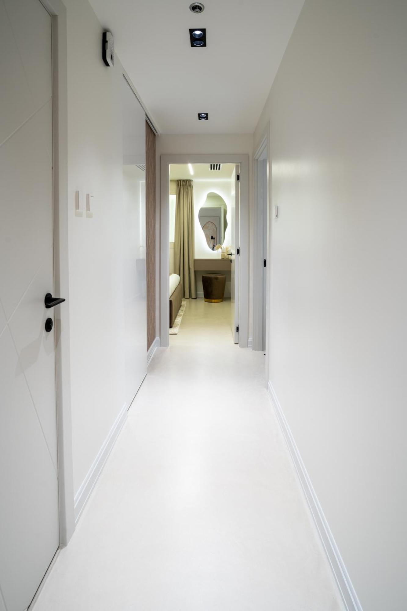 Modern Two Bedrooms In Marina *