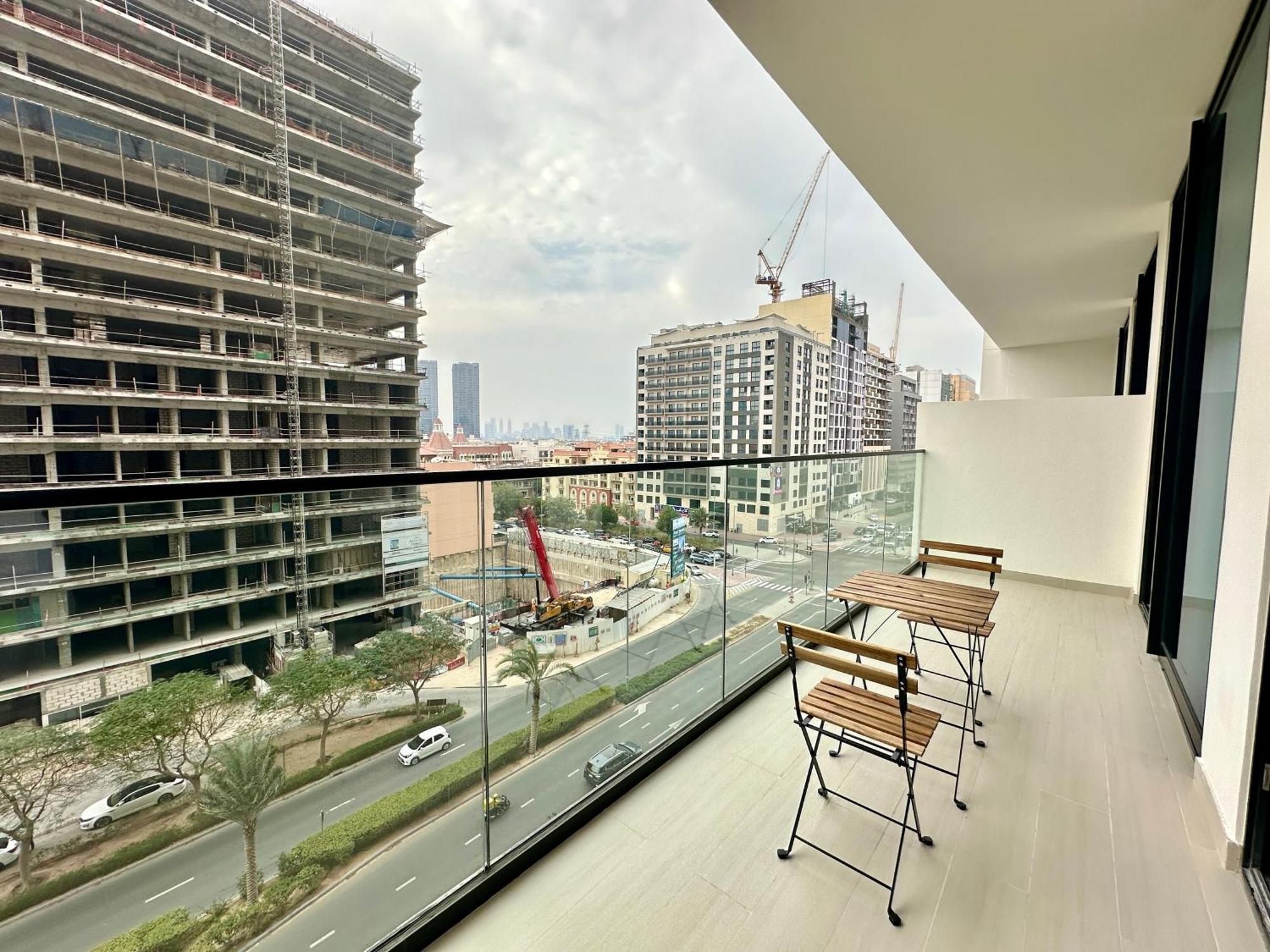 Stylish 1br In Binghatti Amber
