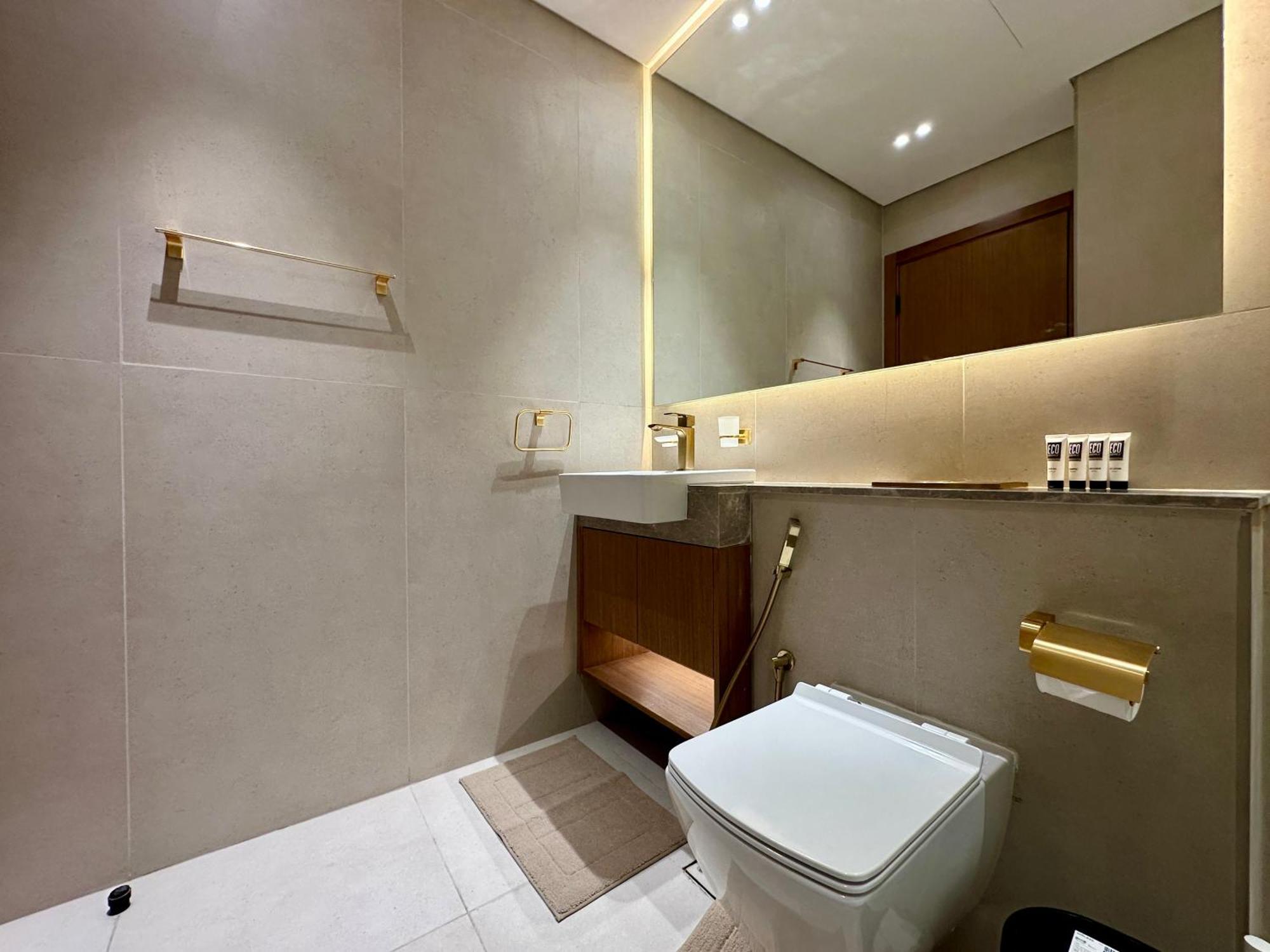 Stylish 1br In Binghatti Amber * Dubai