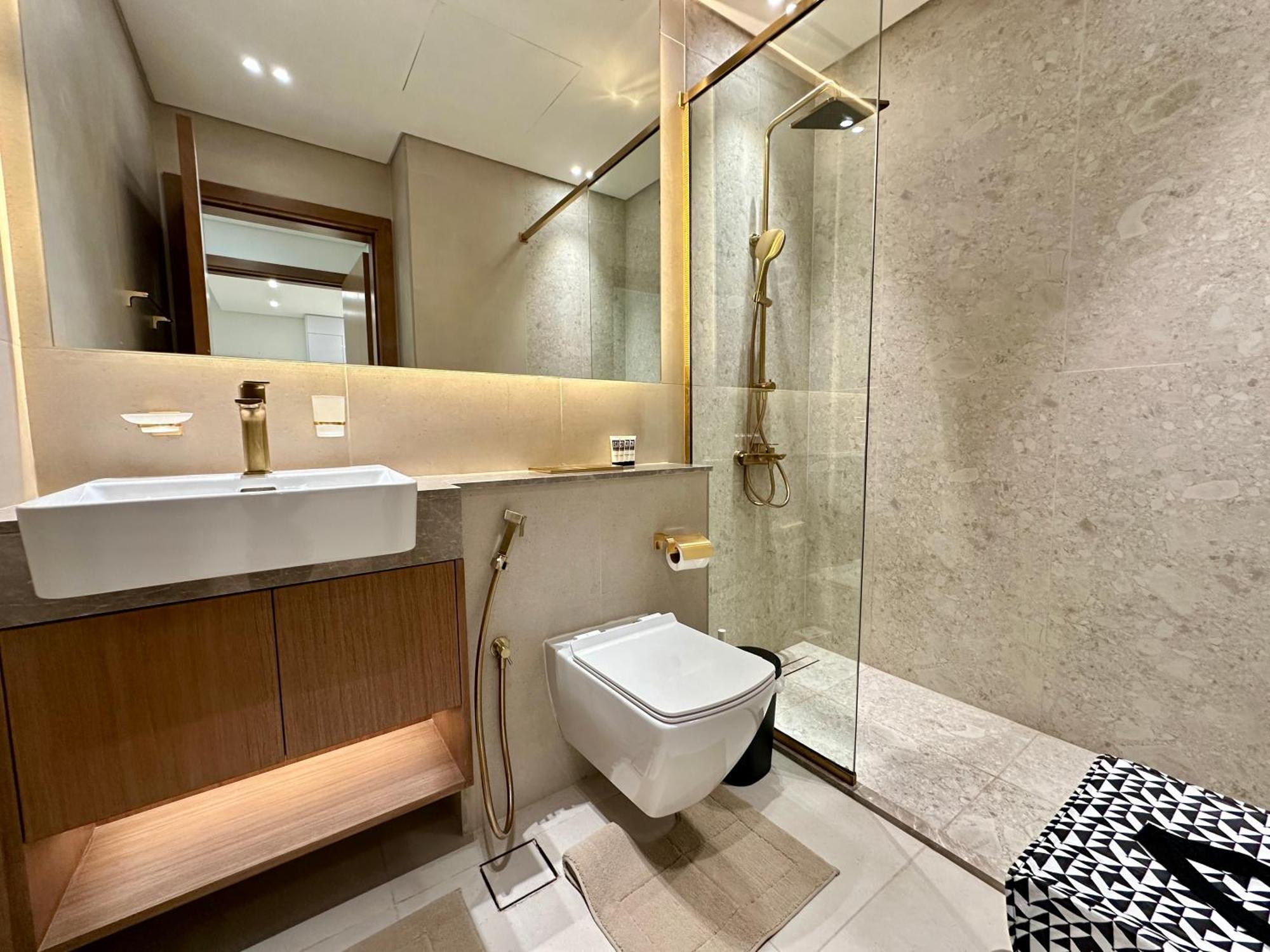 Apartment Stylish 1br In Binghatti Amber