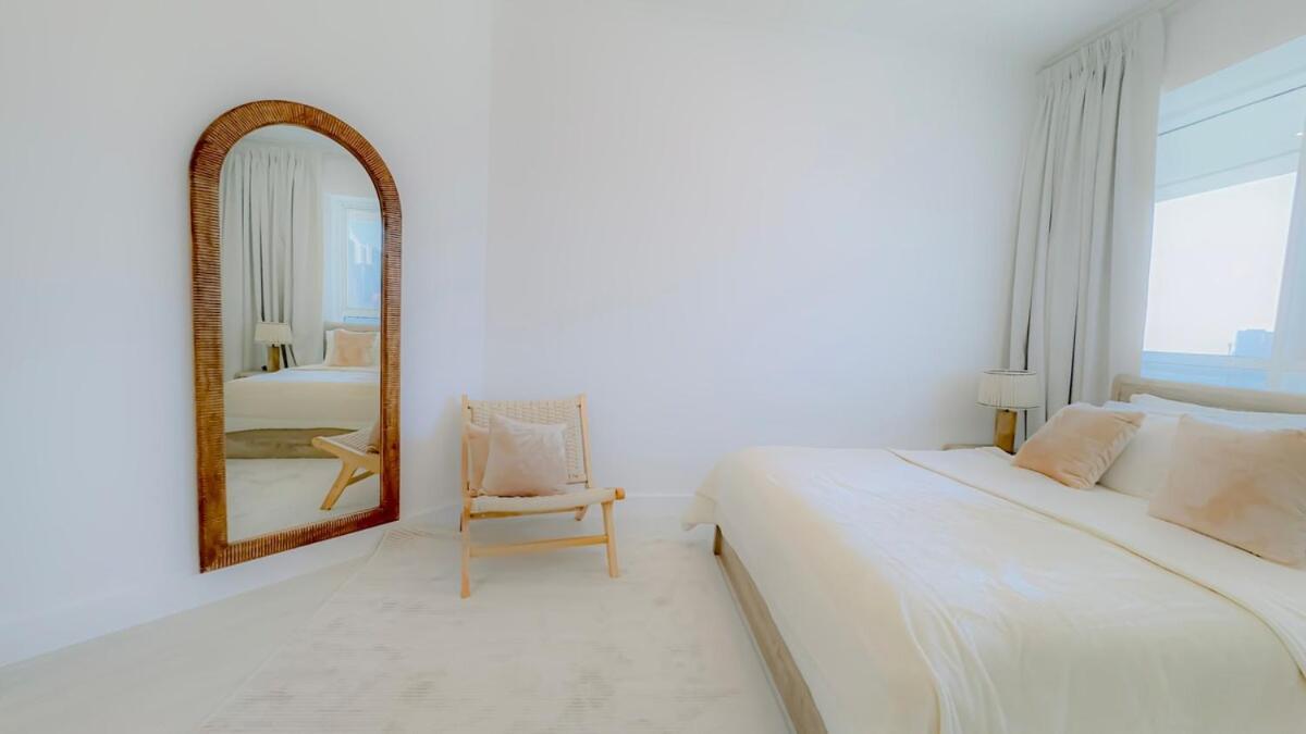 Sophisticated 2br In Jlt - Walk To Metro & * Dubai