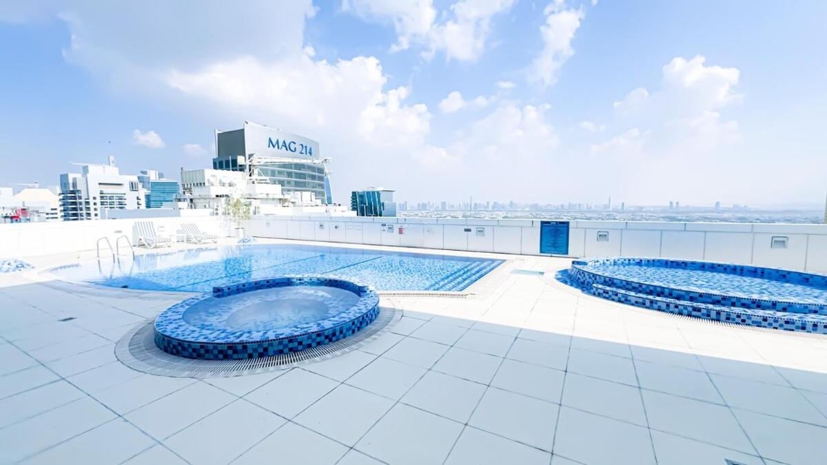 Sophisticated 2br In Jlt - Walk To Metro & Holiday home