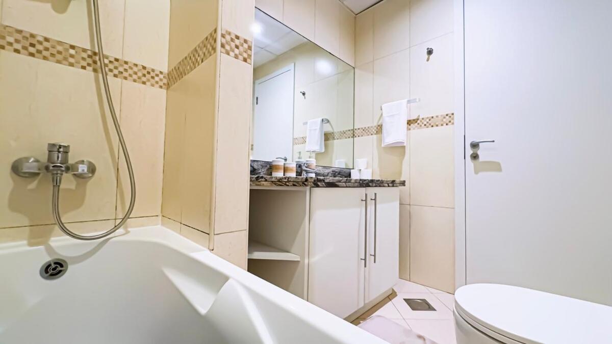 Holiday home Sophisticated 2br In Jlt - Walk To Metro & Dubai