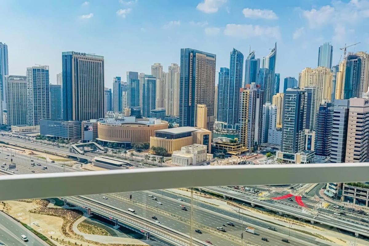 Sophisticated 2br In Jlt - Walk To Metro & Dubai