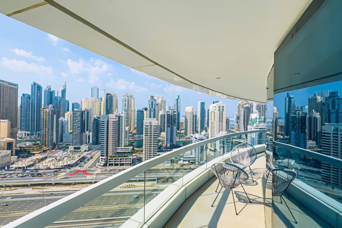 Sophisticated 2br In Jlt - Walk To Metro & Dubai