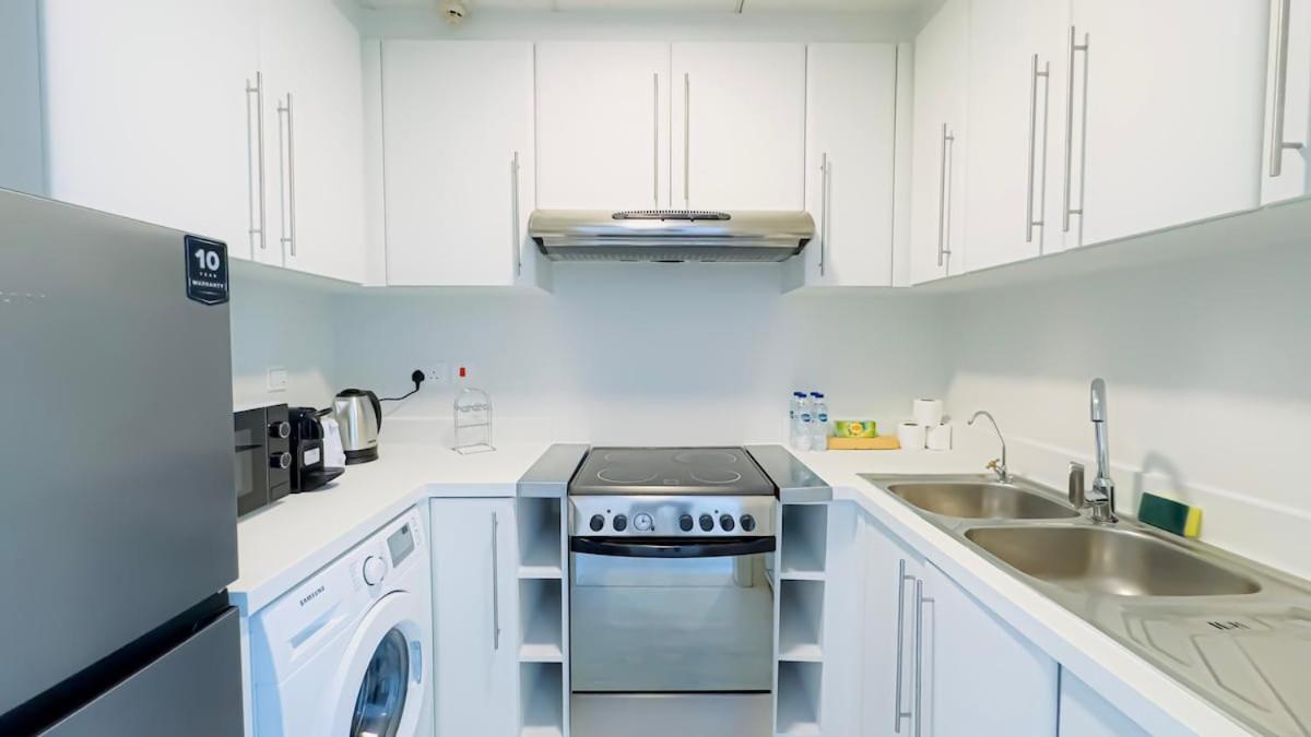 Sophisticated 2br In Jlt - Walk To Metro & Dubai