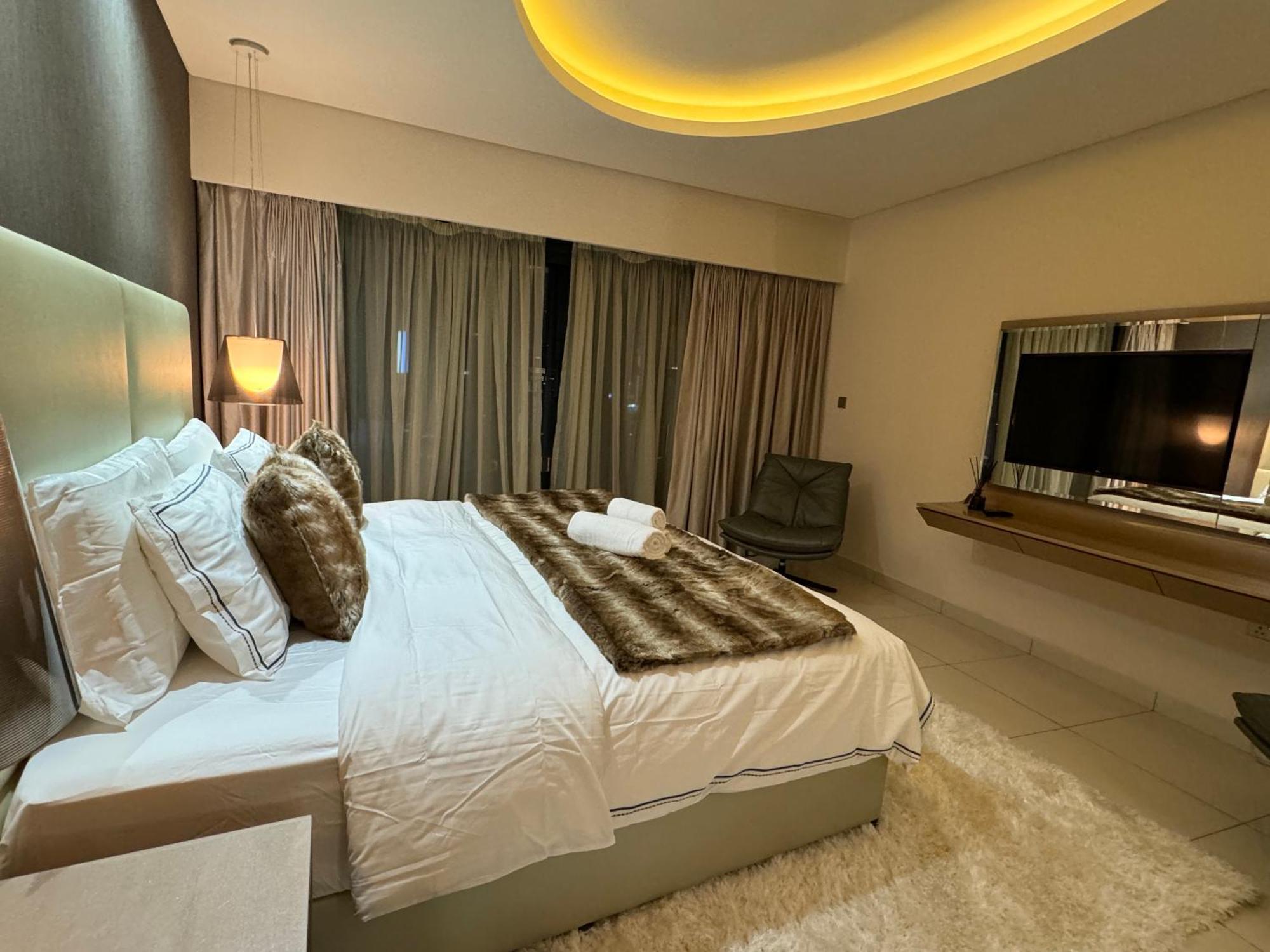 Apartment Royal By Damac Paramount Towers B Burj Khalifa Views Dubai