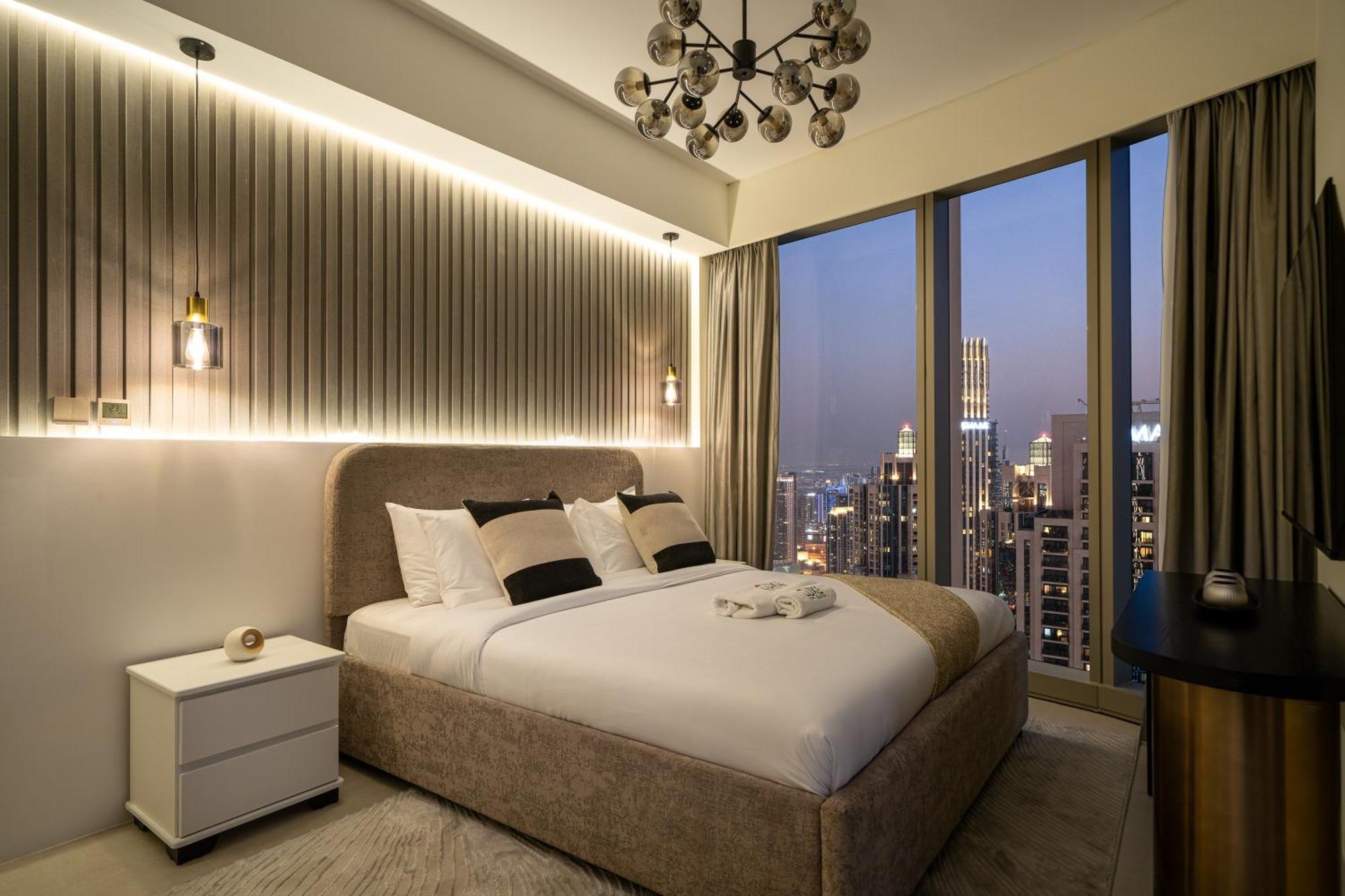 Luxe Living At Grande Signature - Burj Khalifa And Sea Views - Brand New
