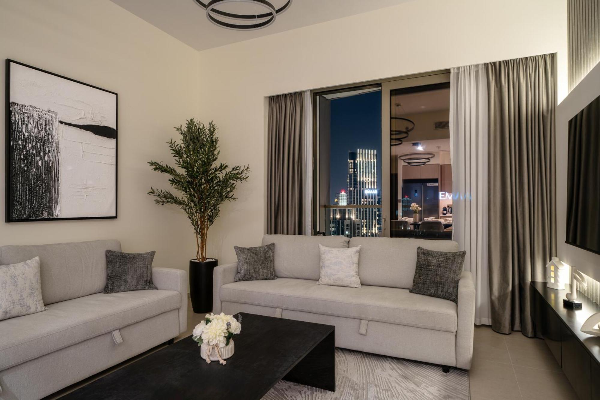 Luxe Living At Grande Signature - Burj Khalifa And Sea Views - Brand New Apartment *