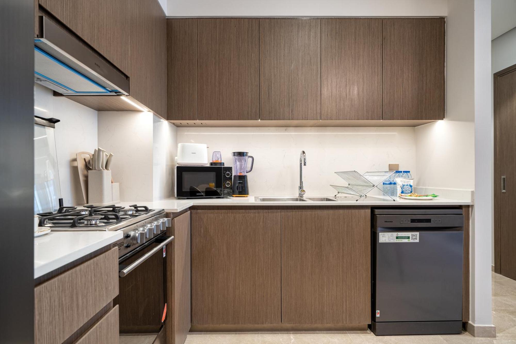Luxe Living At Grande Signature - Burj Khalifa And Sea Views - Brand New *