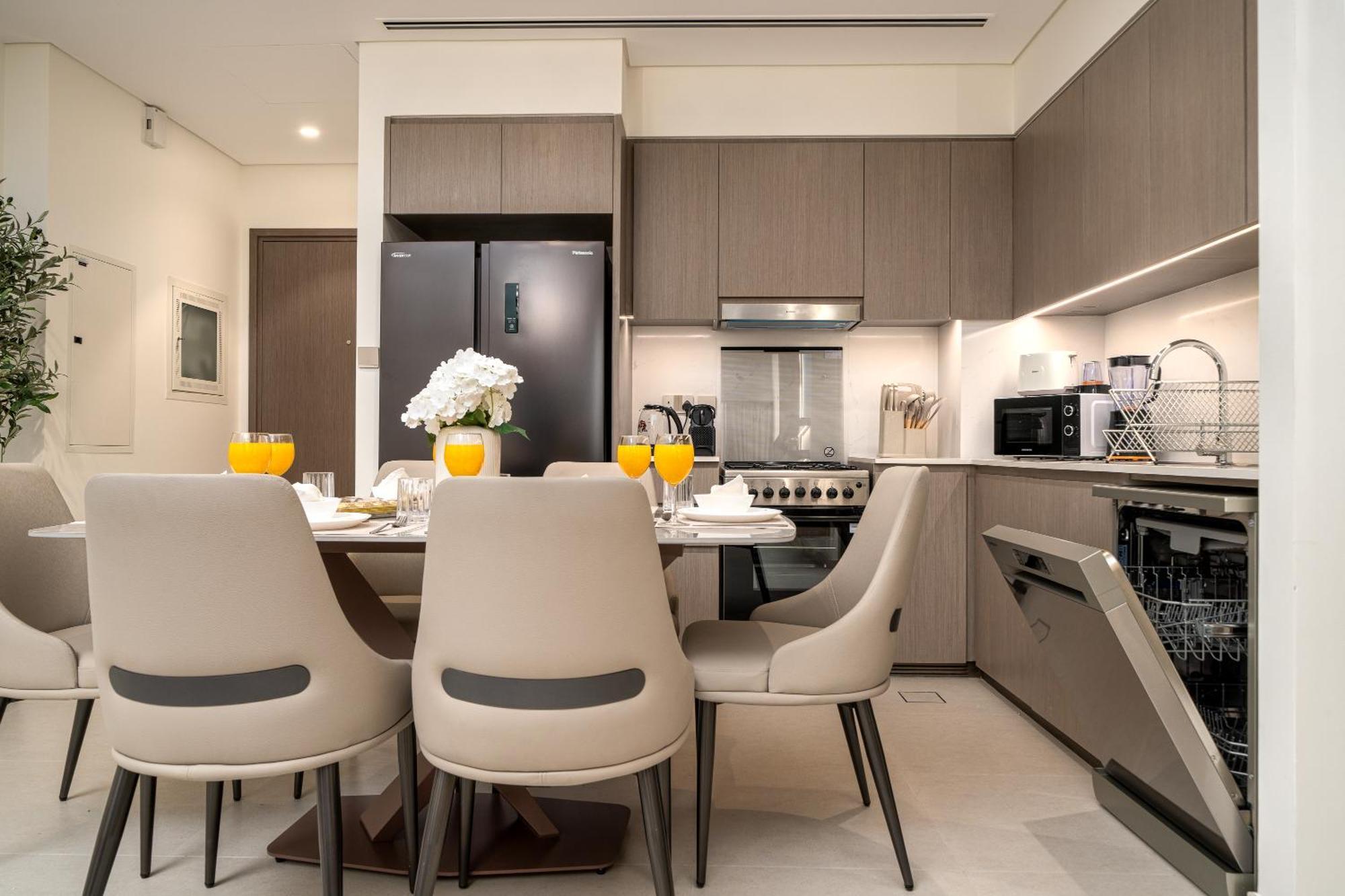 Luxe Living At Grande Signature - Burj Khalifa And Sea Views - Brand New Dubai