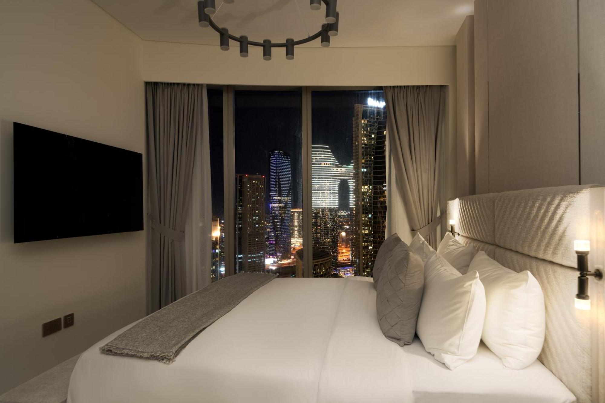 Luxe Living At Grande Signature - Burj Khalifa And Sea Views - Brand New