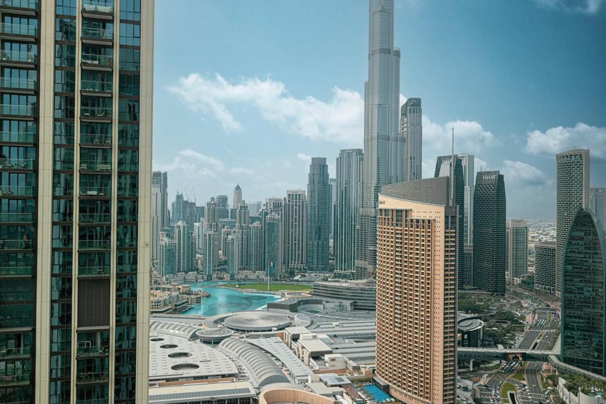 Luxurious Burj Khalifa And Fountain Views Dubai