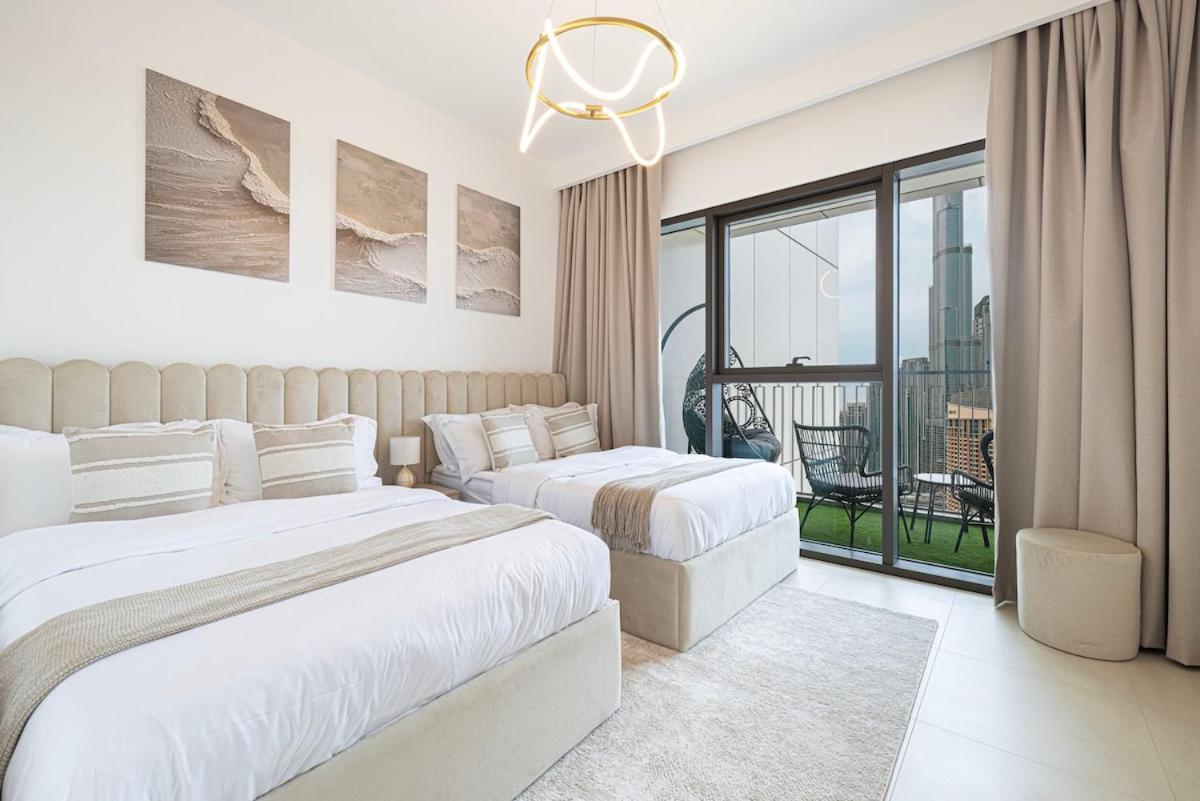 Luxurious Burj Khalifa And Fountain Views Apartment *