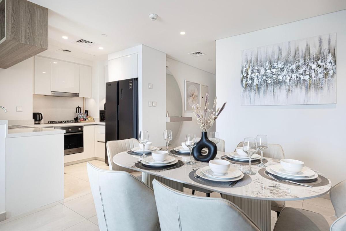 Luxurious Burj Khalifa And Fountain Views Apartment