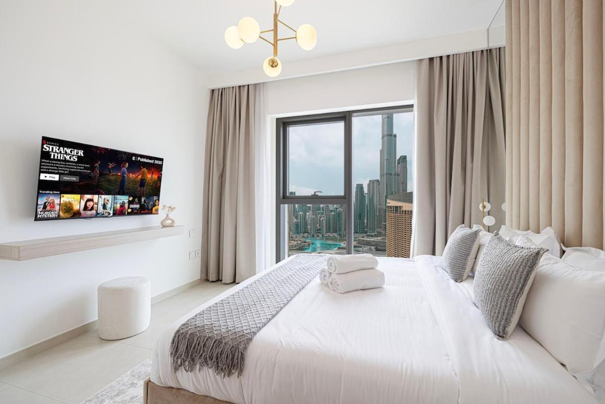 Luxurious Burj Khalifa And Fountain Views Dubai