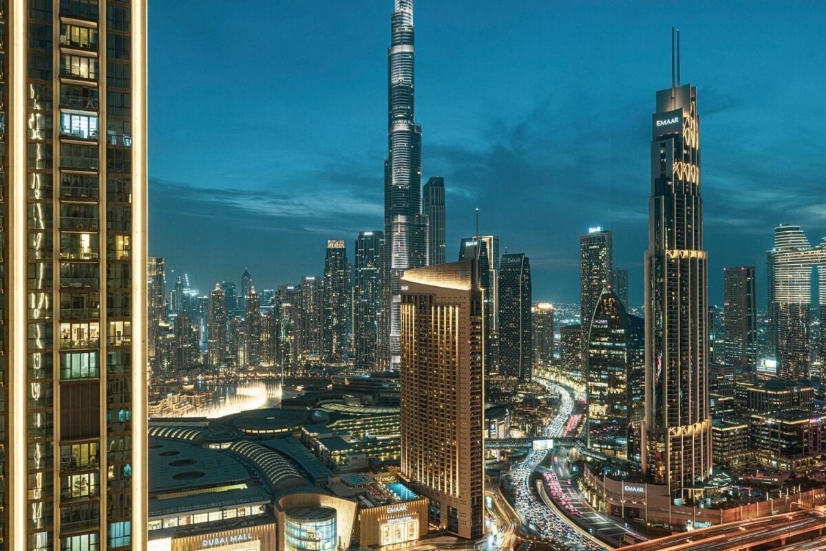 Luxurious Burj Khalifa And Fountain Views