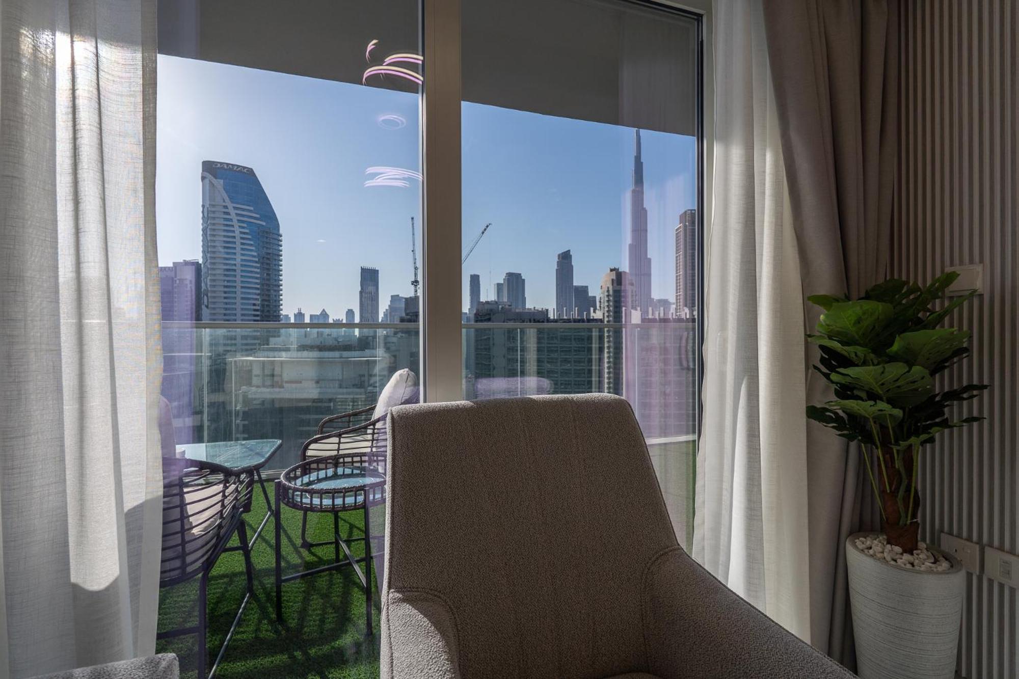 Stunning Burj View - Cozy 2br - 5 Min Mall *