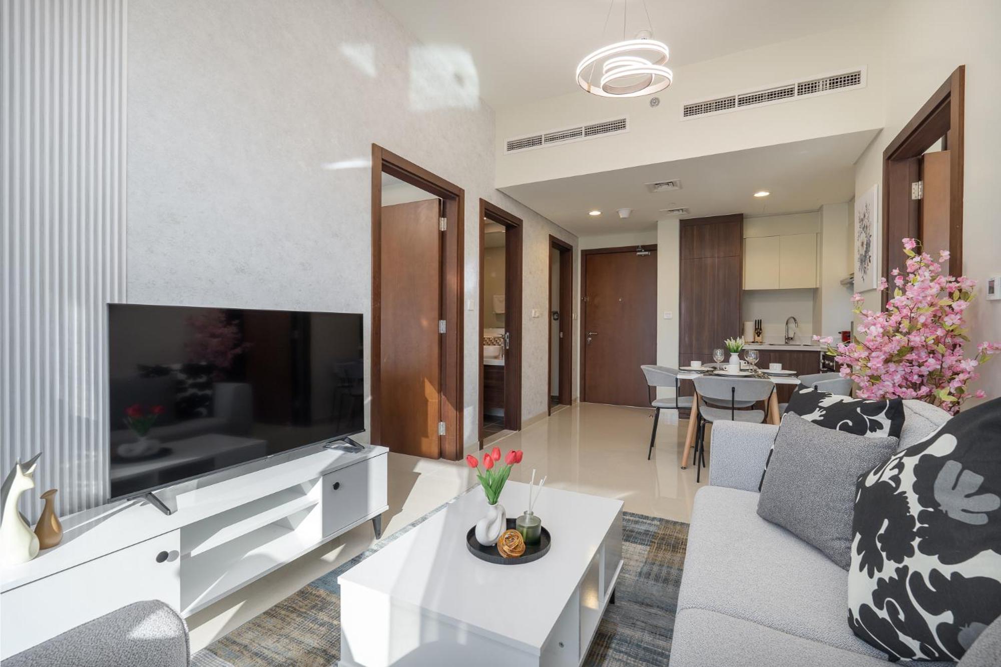 Apartment Stunning Burj View - Cozy 2br - 5 Min Mall *
