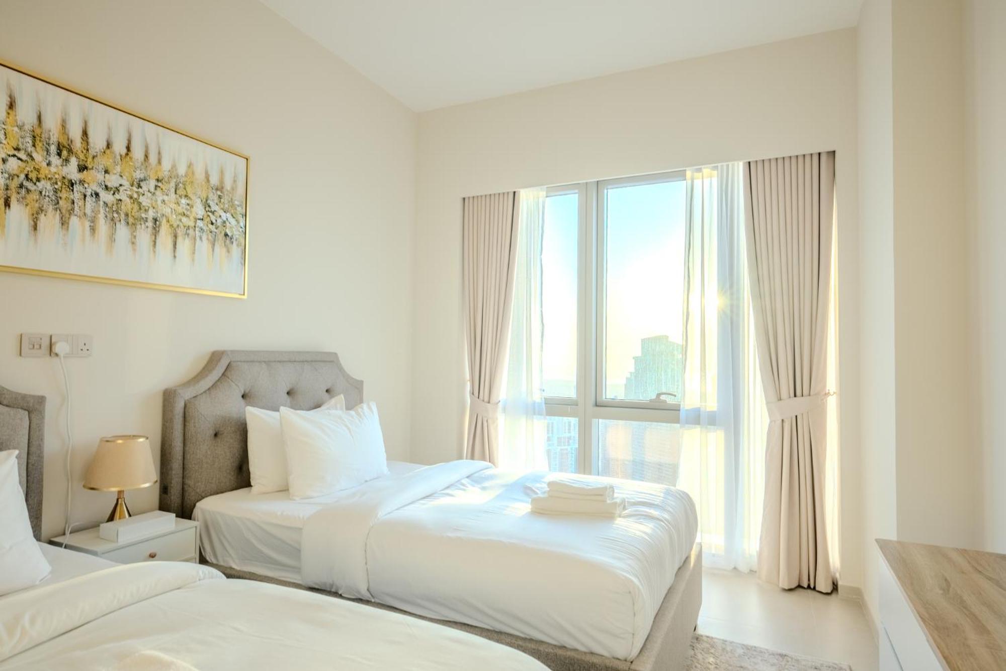 60th High Floor - Full World Islands, Downtown And Ocean View - High Quality Design And Furniture - 2 Bedroom Apartment