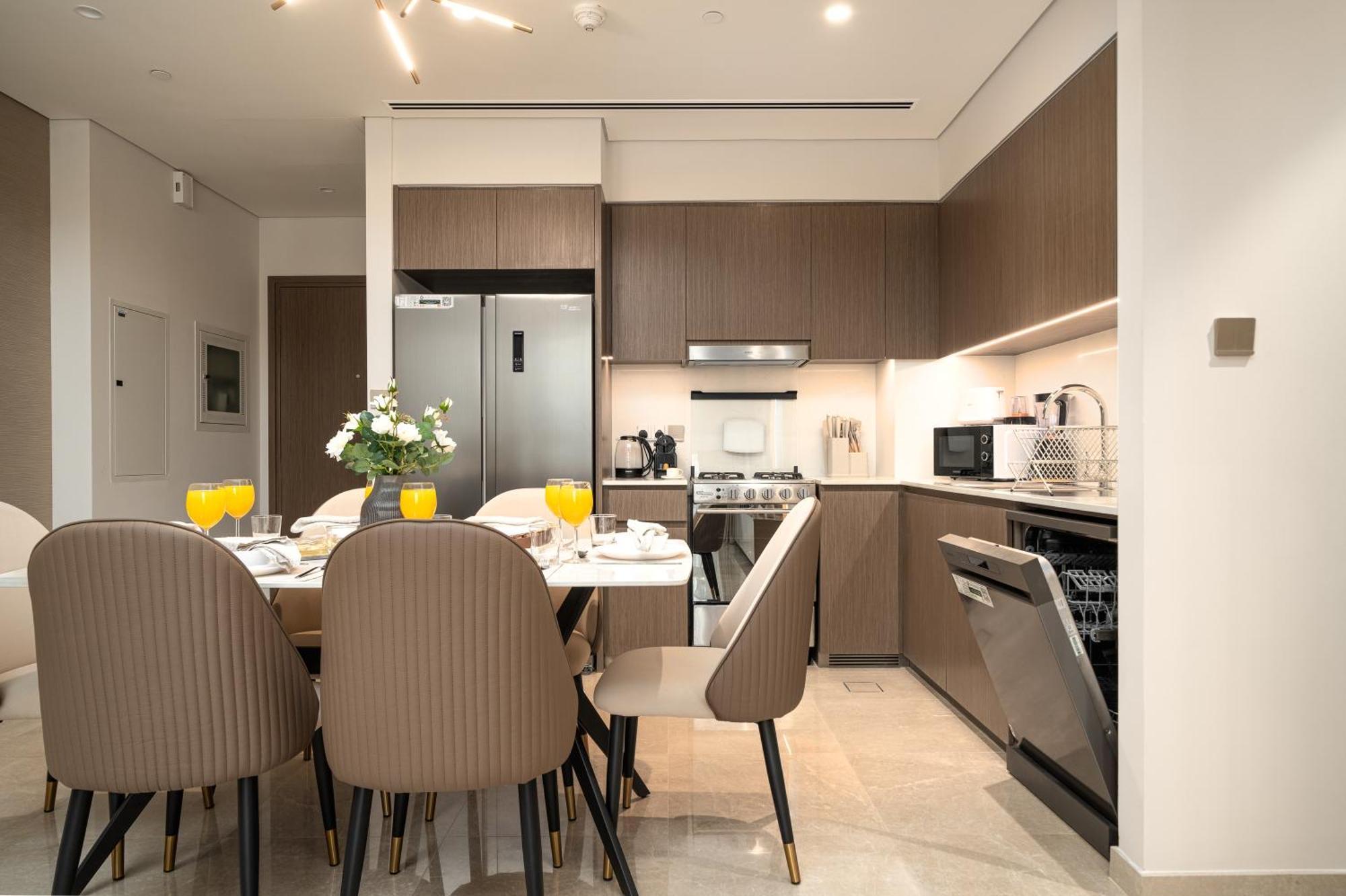 Luxe Living At Grande Signature - Burj Khalifa And Sea Views - Brand New Dubai