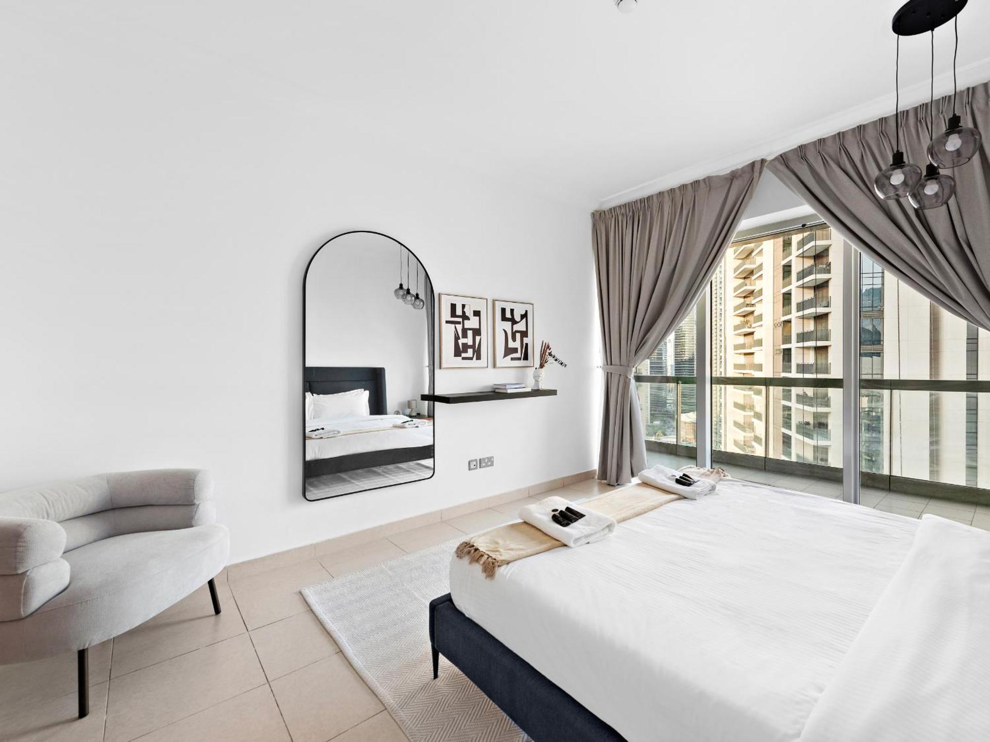 Luxury 2bdr In Downtown 8 Blvd Walk Apartment